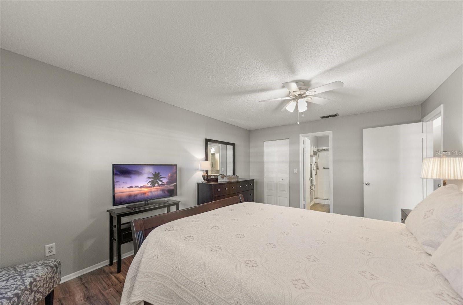 6080 80 ST N #102, ST PETERSBURG, FL, 33709
