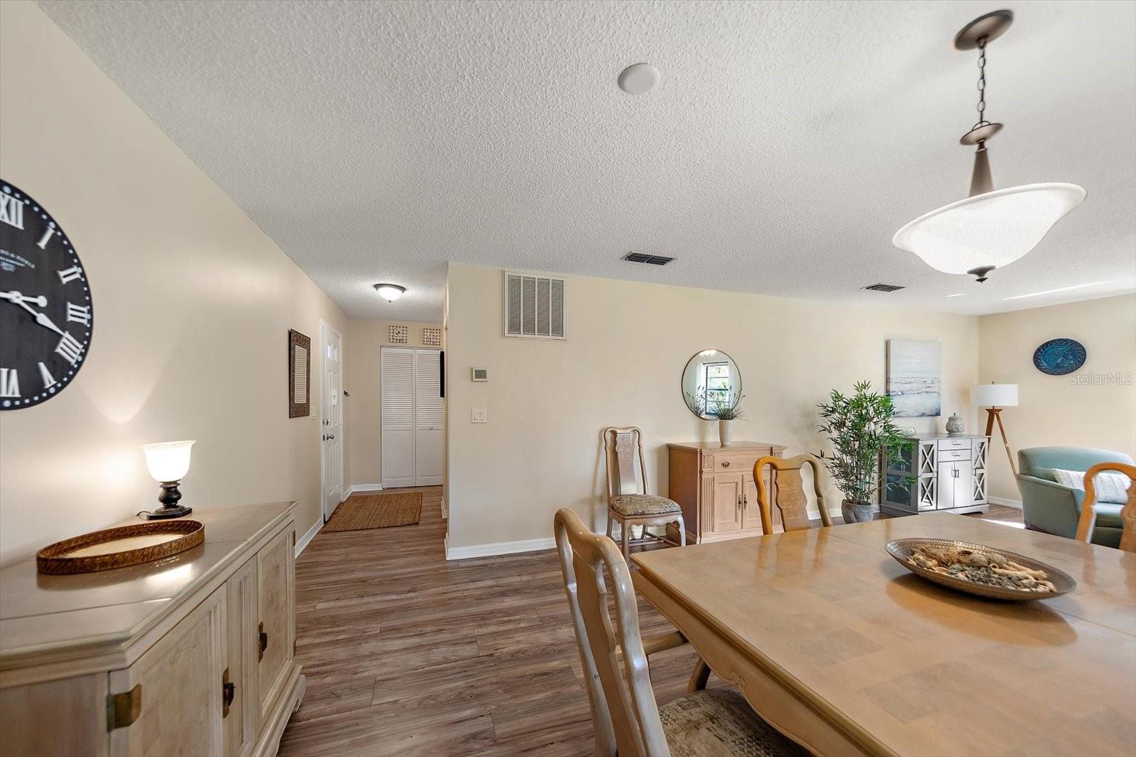 6080 80 ST N #102, ST PETERSBURG, FL, 33709