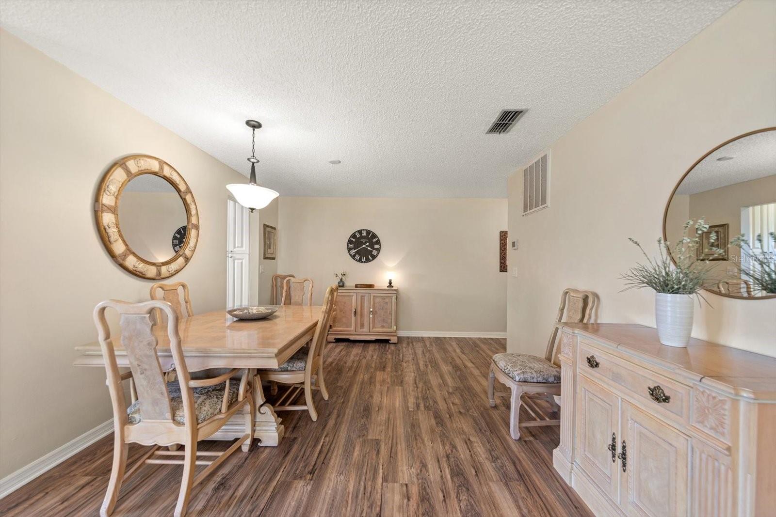 6080 80 ST N #102, ST PETERSBURG, FL, 33709