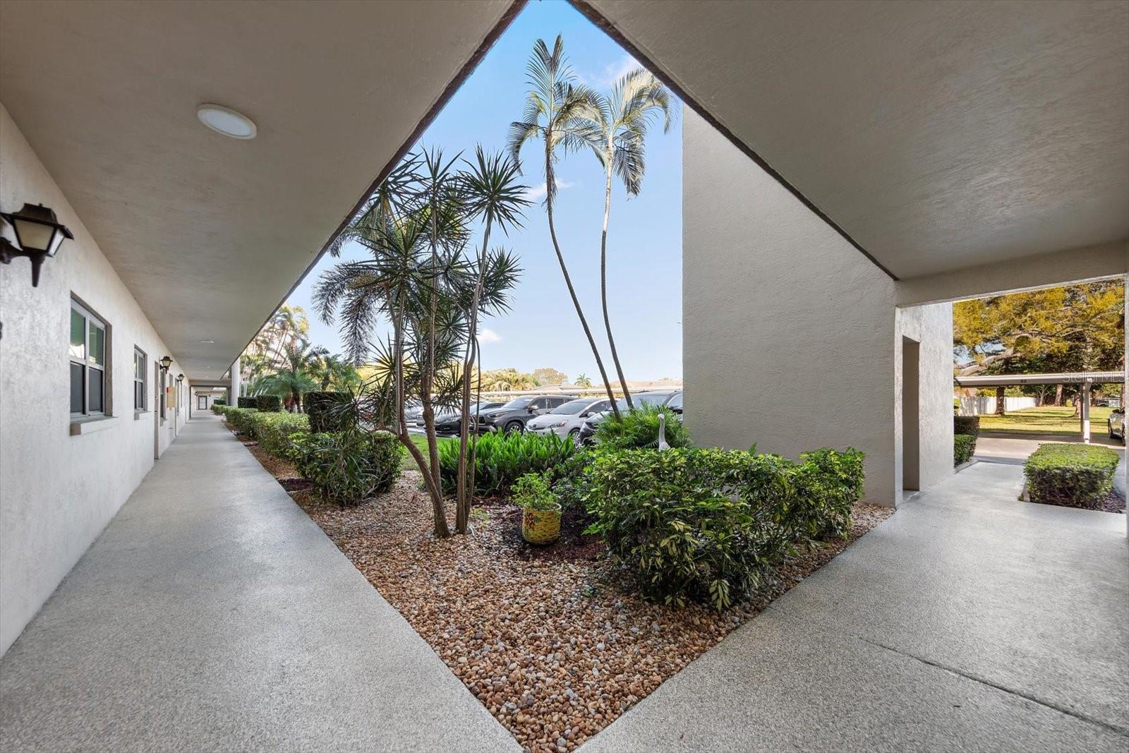 6080 80 ST N #102, ST PETERSBURG, FL, 33709