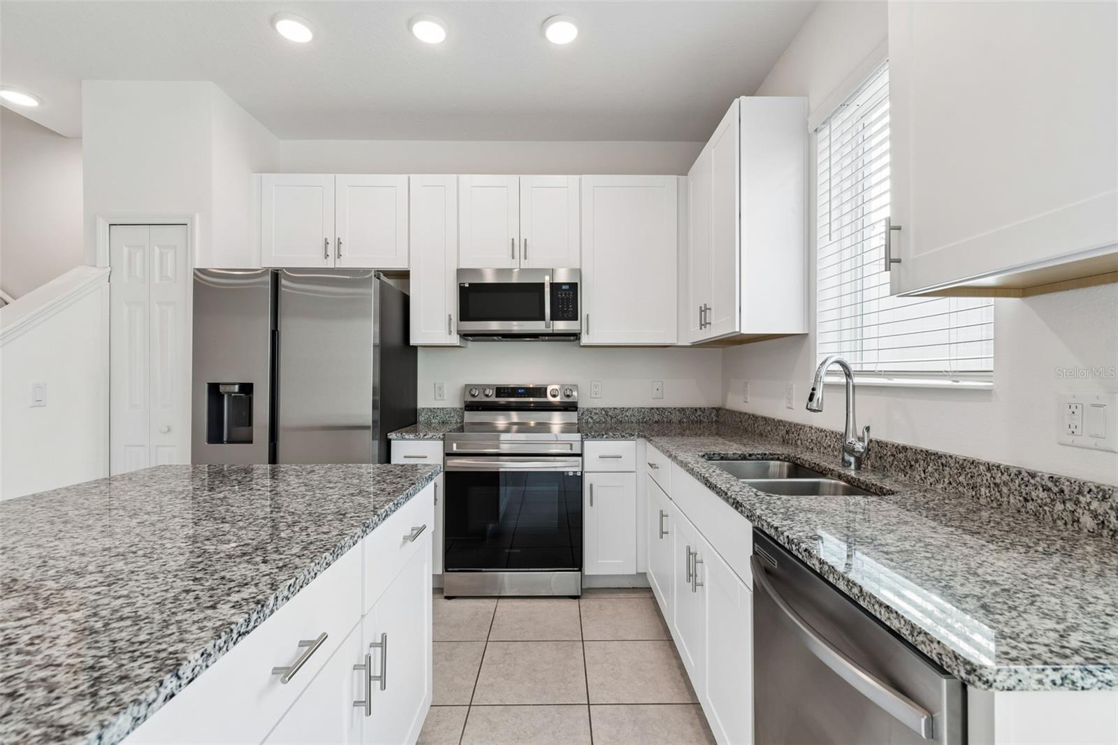 34214 ROGALLO LN, WESLEY CHAPEL, FL, 33545
