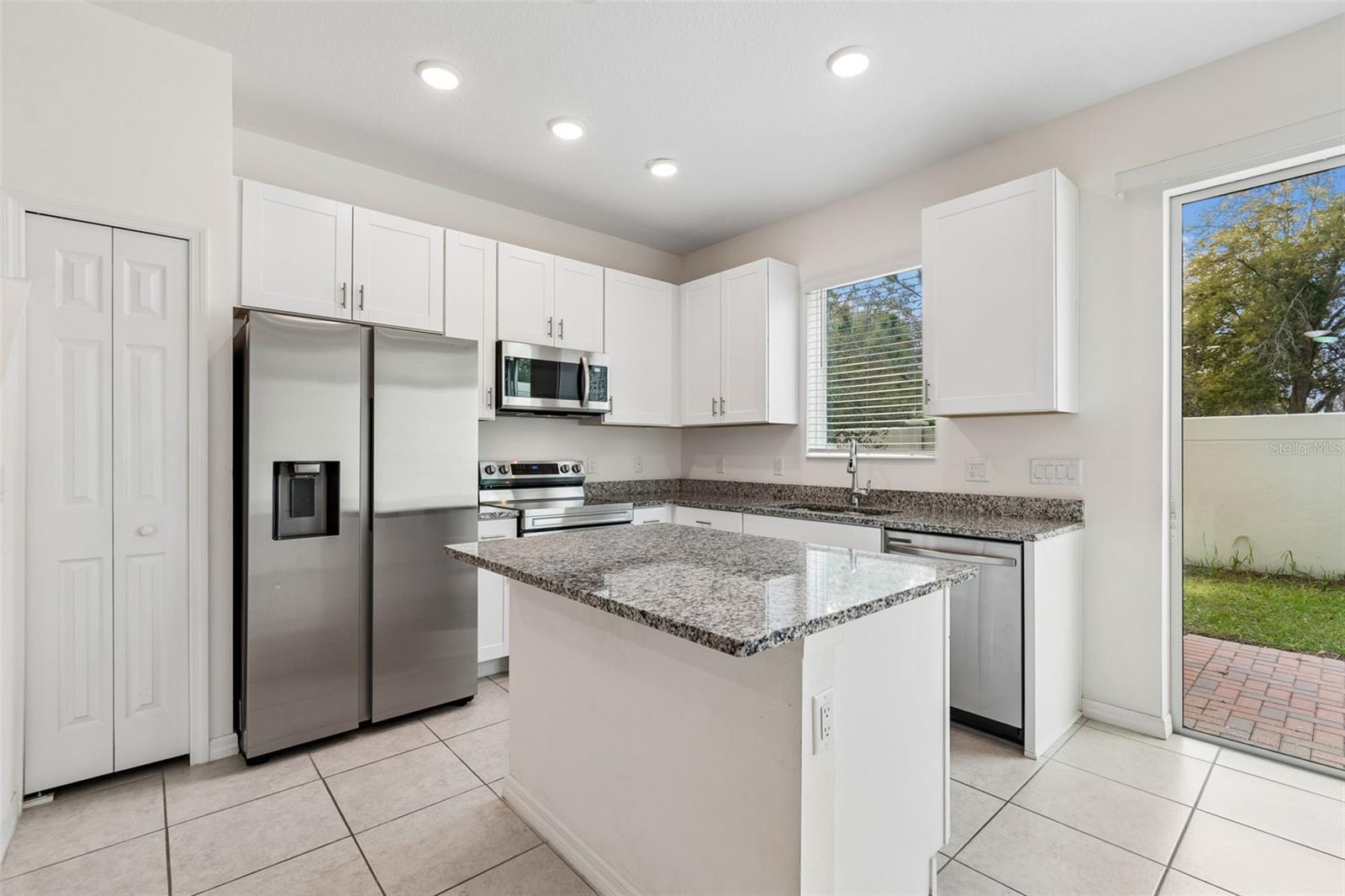 34214 ROGALLO LN, WESLEY CHAPEL, FL, 33545