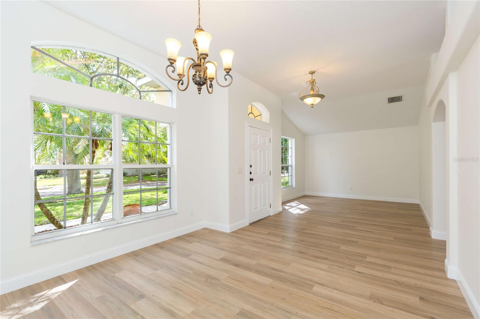 304 APACHE LN, SEFFNER, FL, 33584