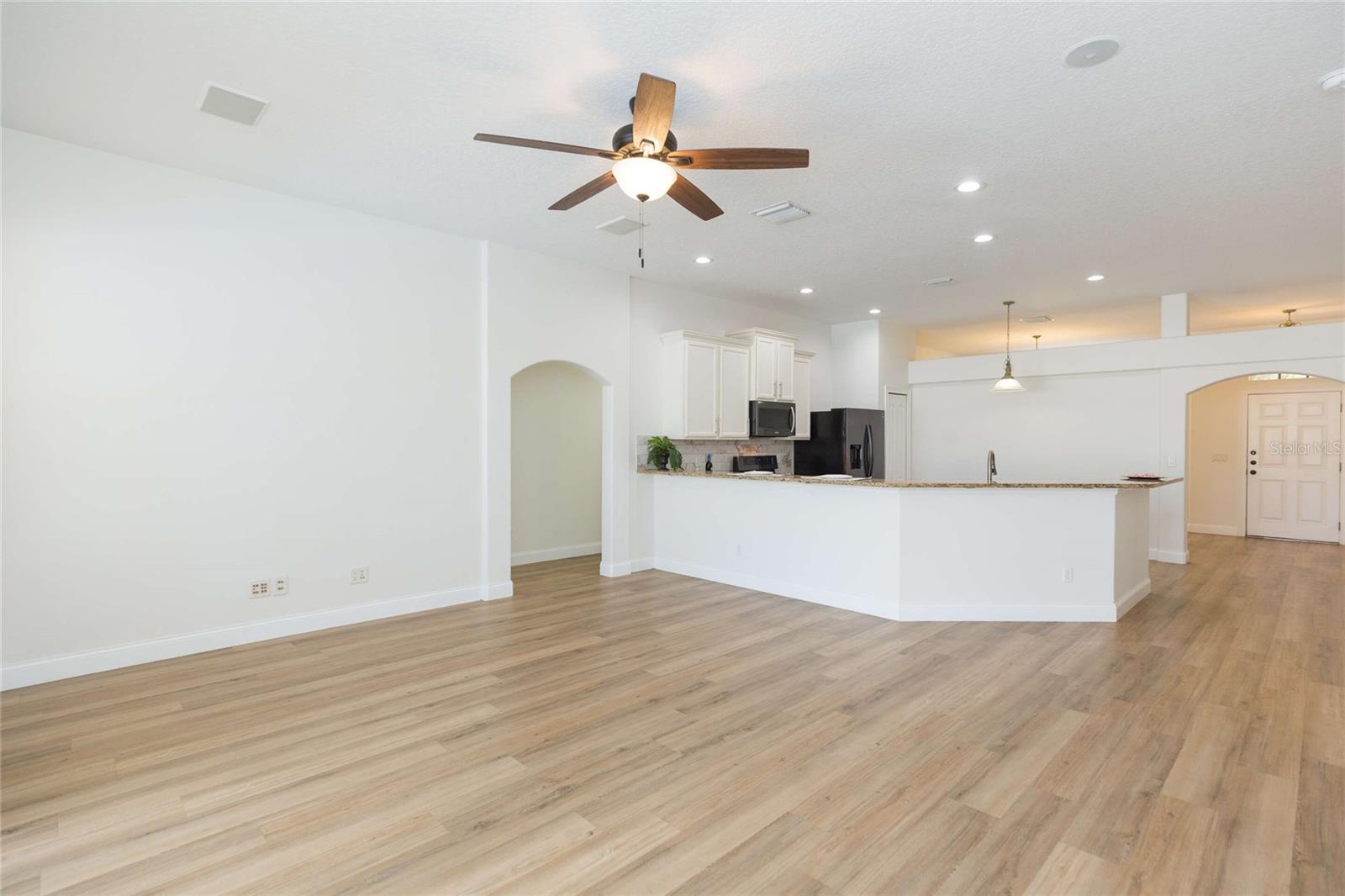 304 APACHE LN, SEFFNER, FL, 33584