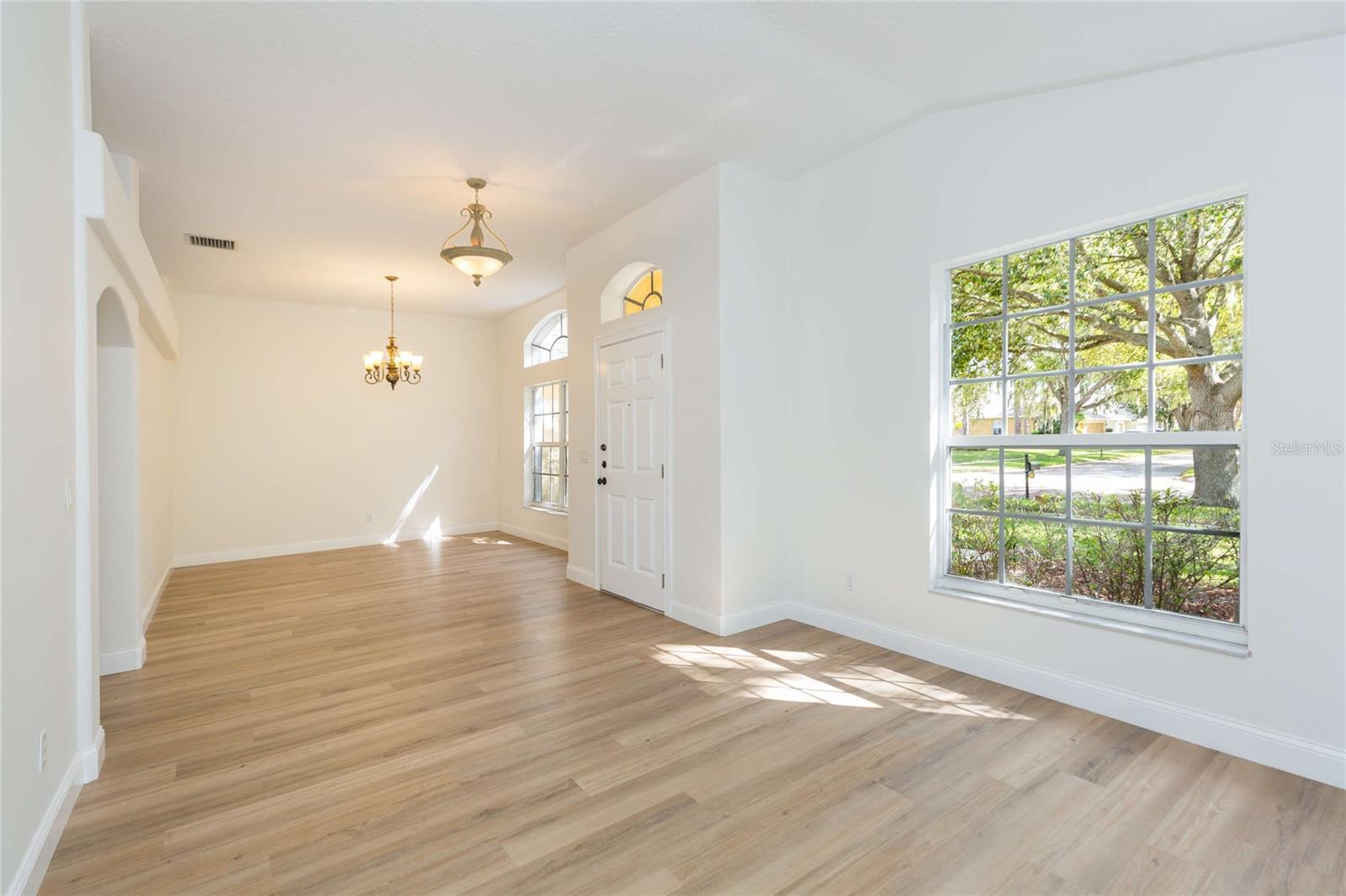 304 APACHE LN, SEFFNER, FL, 33584