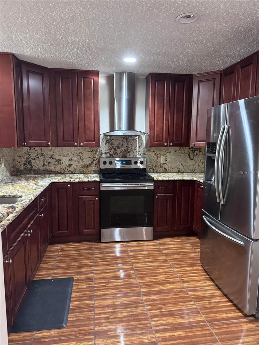 138 PINEWOOD CIR, KISSIMMEE, FL, 34743