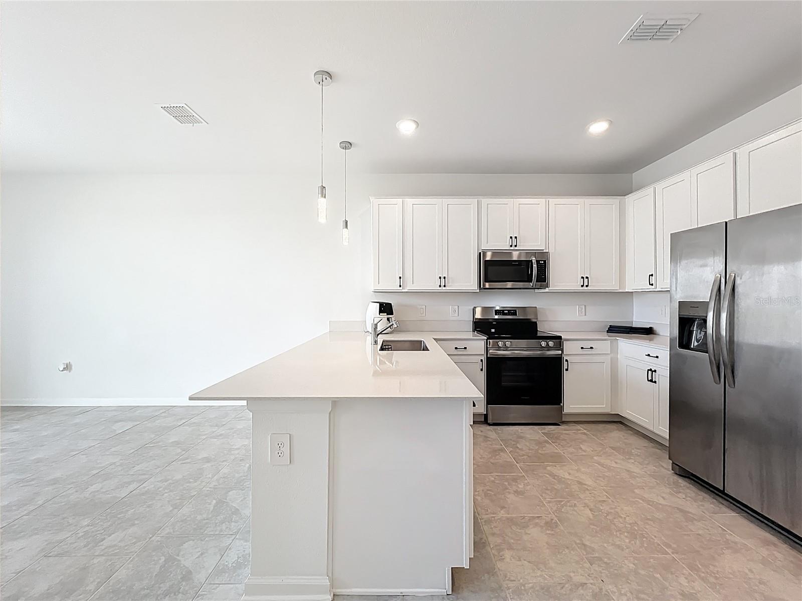 3185 LAURENT LOOP, DAVENPORT, FL, 33837