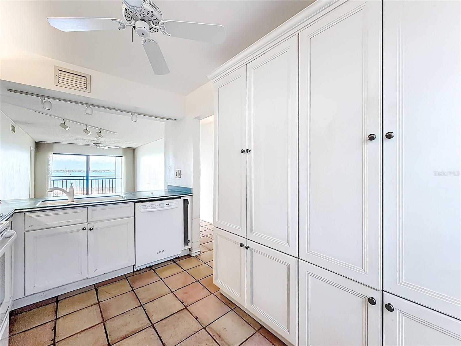6211 SUN BLVD #211, ST PETERSBURG, FL, 33715
