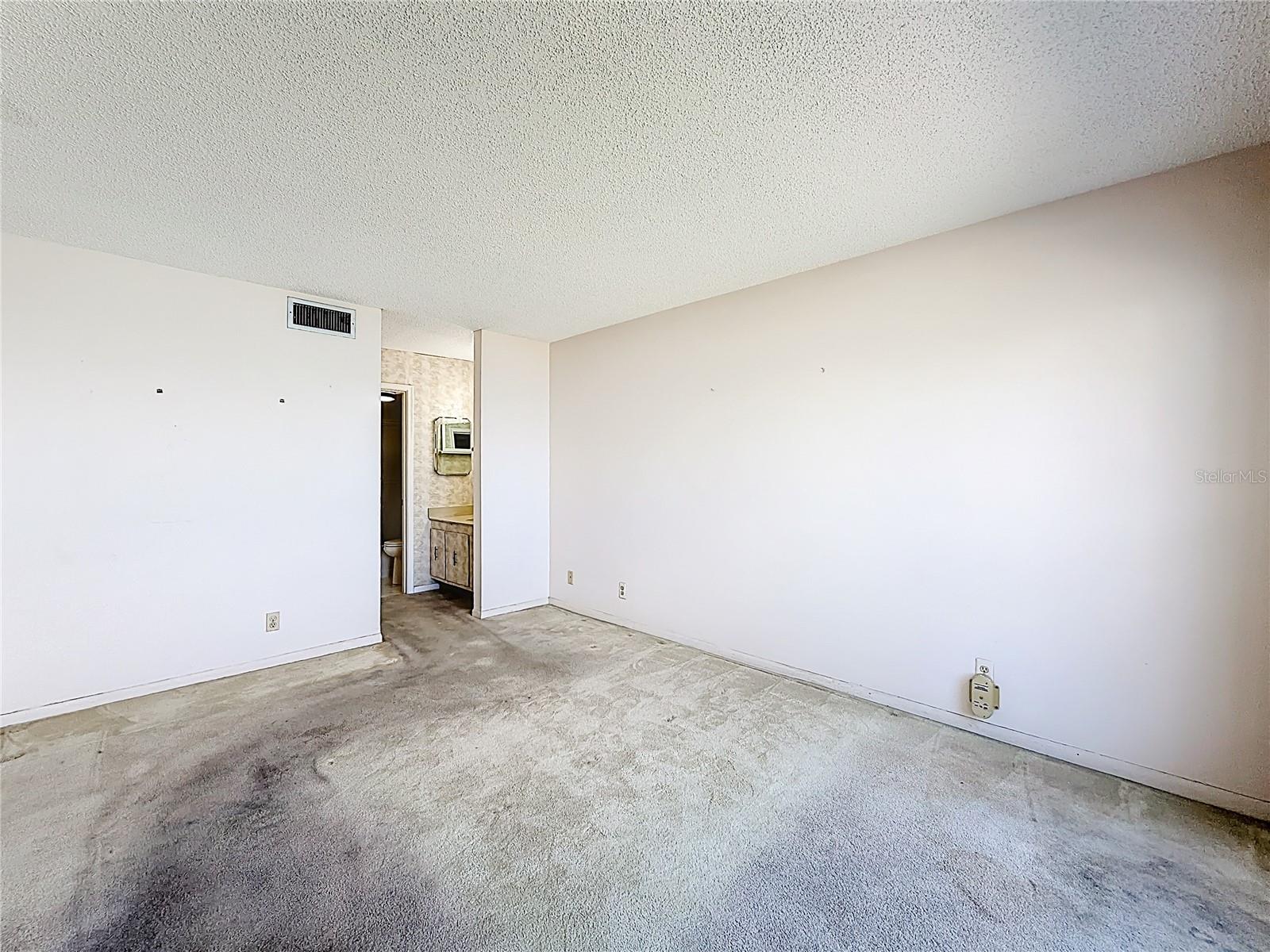 6211 SUN BLVD #211, ST PETERSBURG, FL, 33715