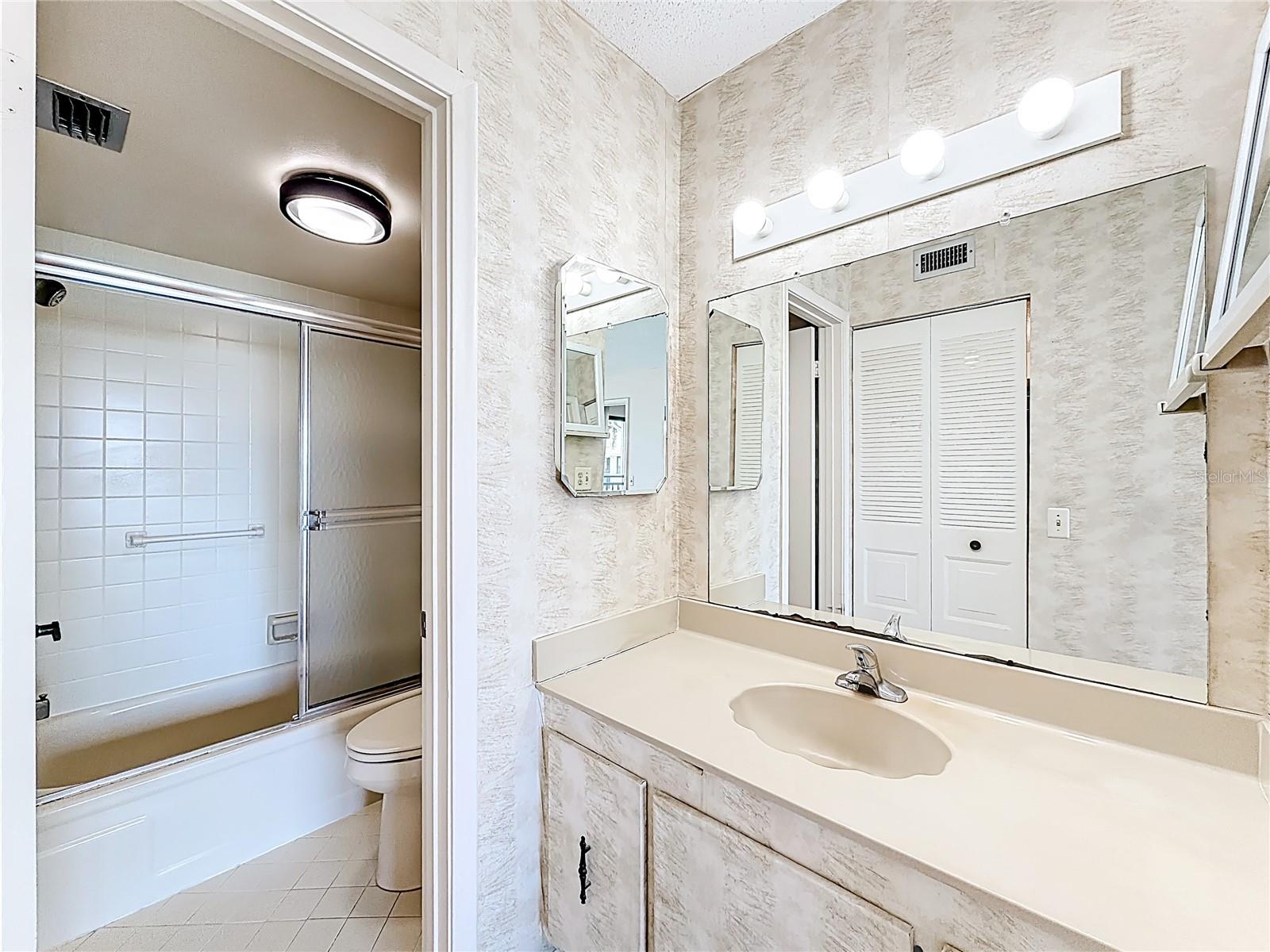 6211 SUN BLVD #211, ST PETERSBURG, FL, 33715