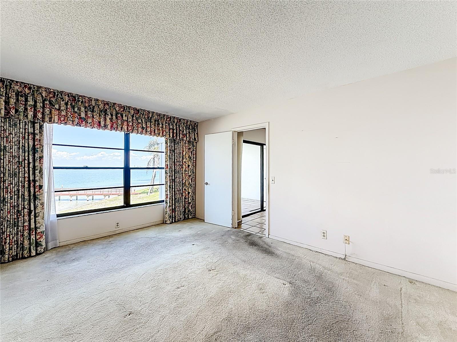 6211 SUN BLVD #211, ST PETERSBURG, FL, 33715