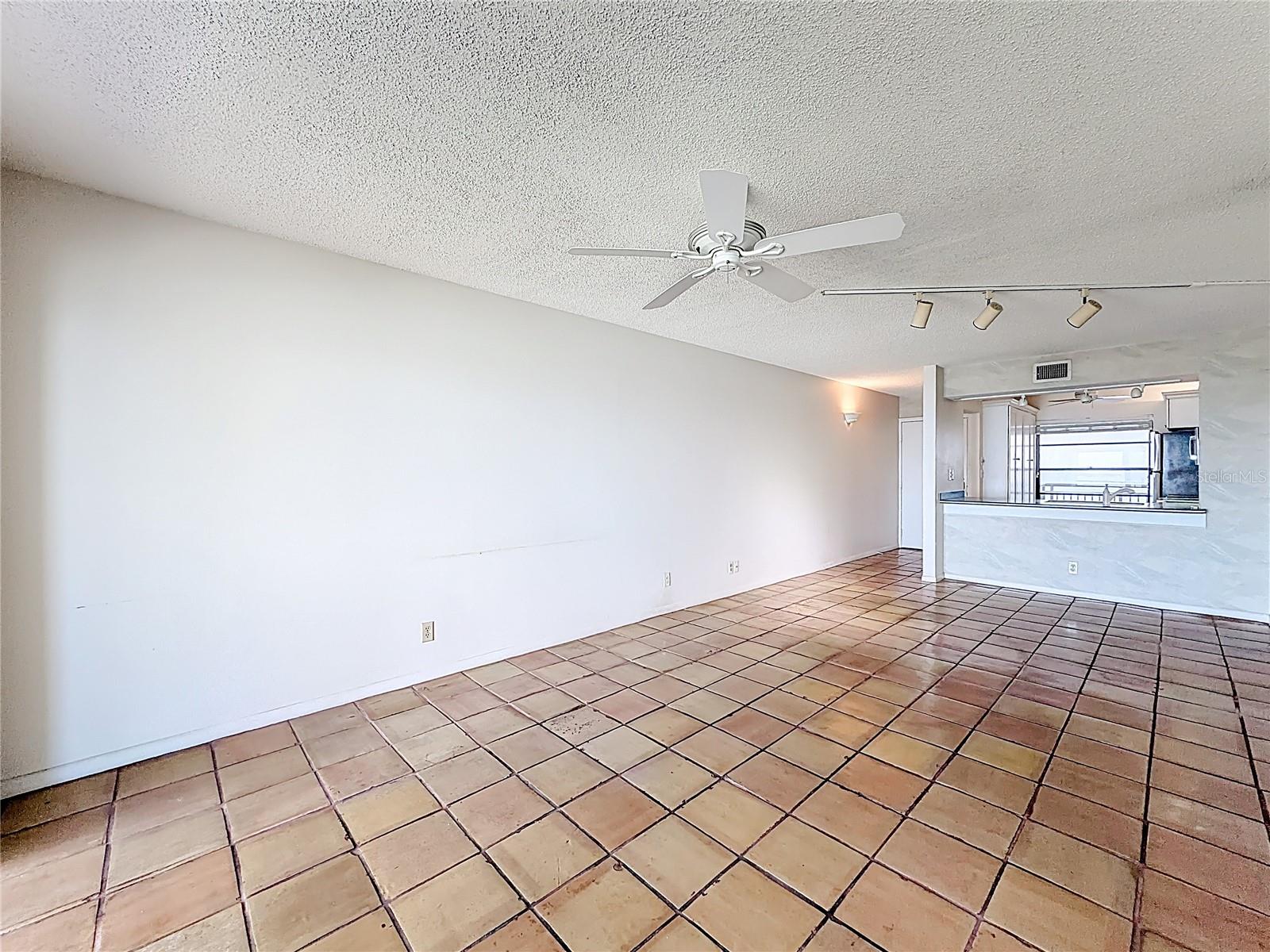 6211 SUN BLVD #211, ST PETERSBURG, FL, 33715