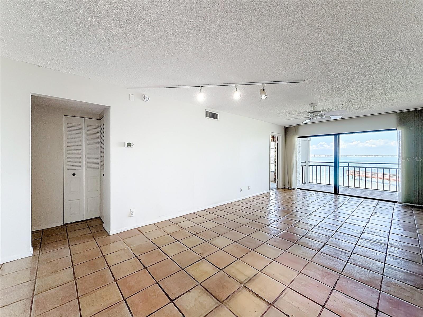 6211 SUN BLVD #211, ST PETERSBURG, FL, 33715
