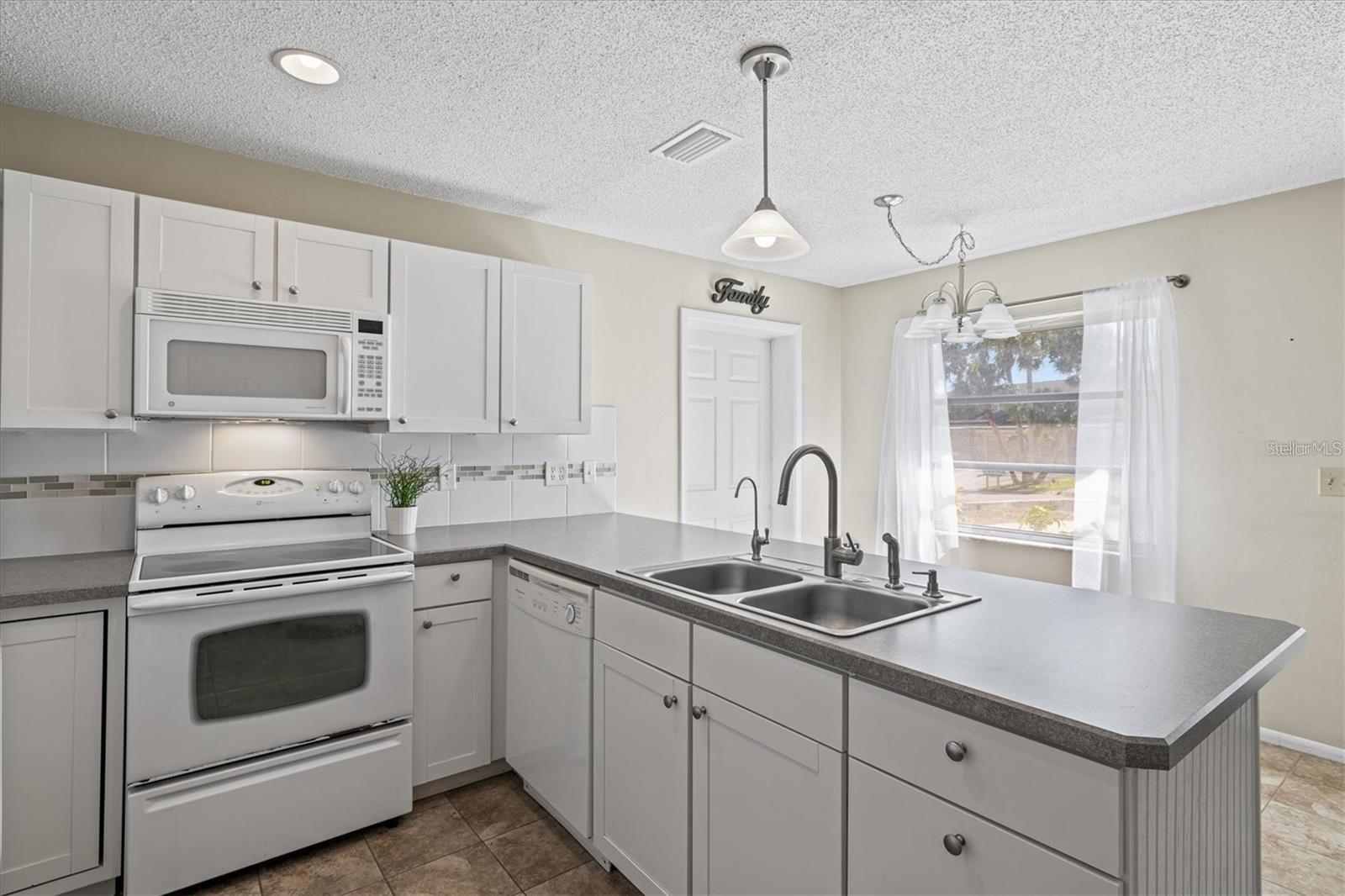 2214 MICHELE DR, SARASOTA, FL, 34231