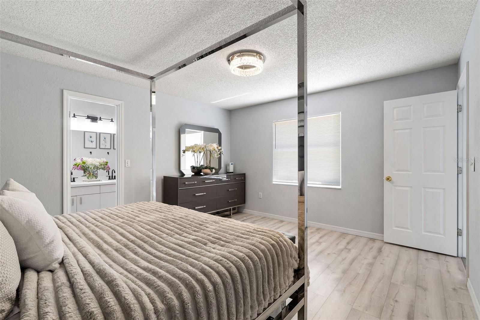 8025 RIDGEGLEN CIR W, LAKELAND, FL, 33809