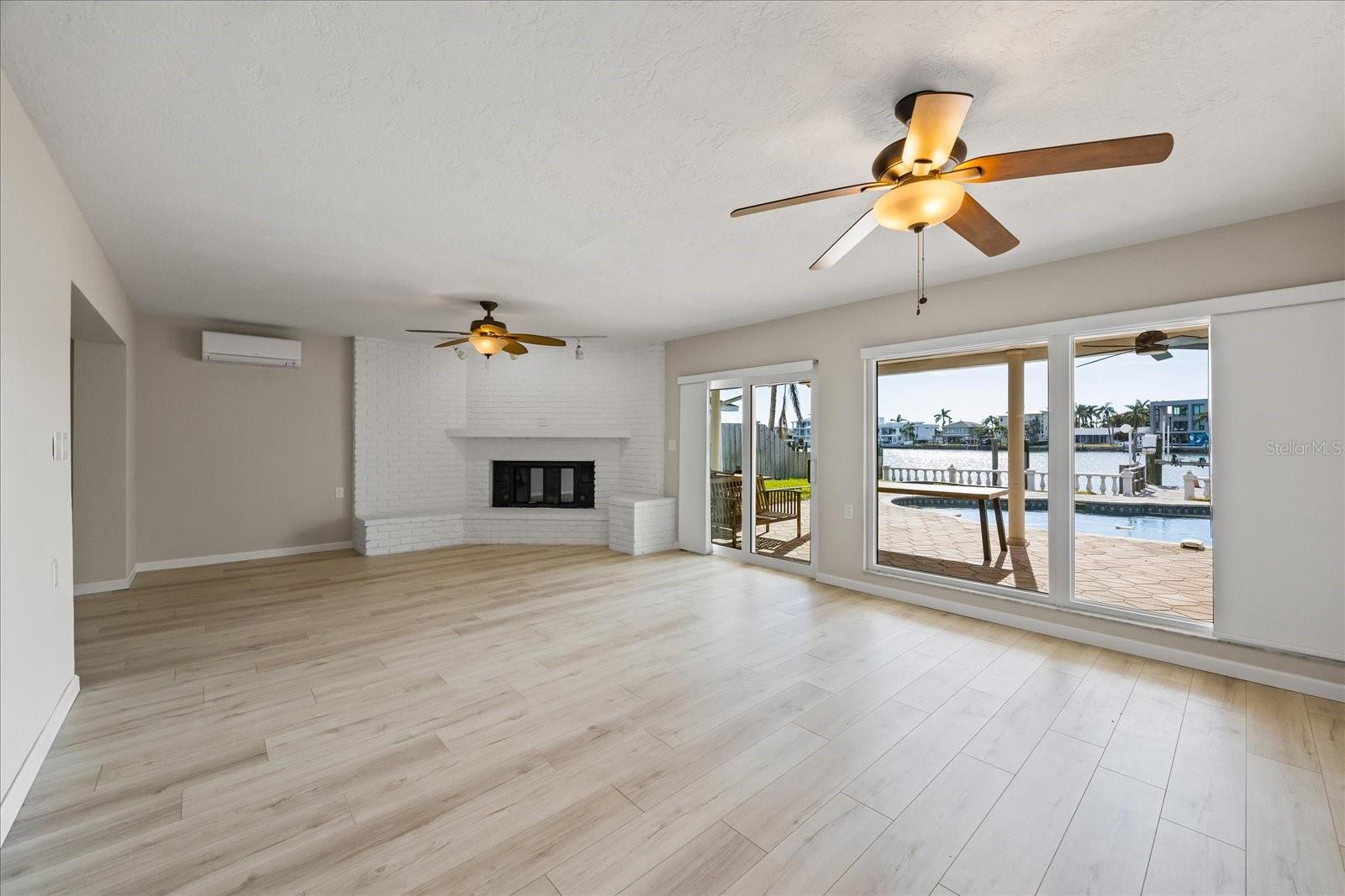 7886 9TH AVE S, ST PETERSBURG, FL, 33707