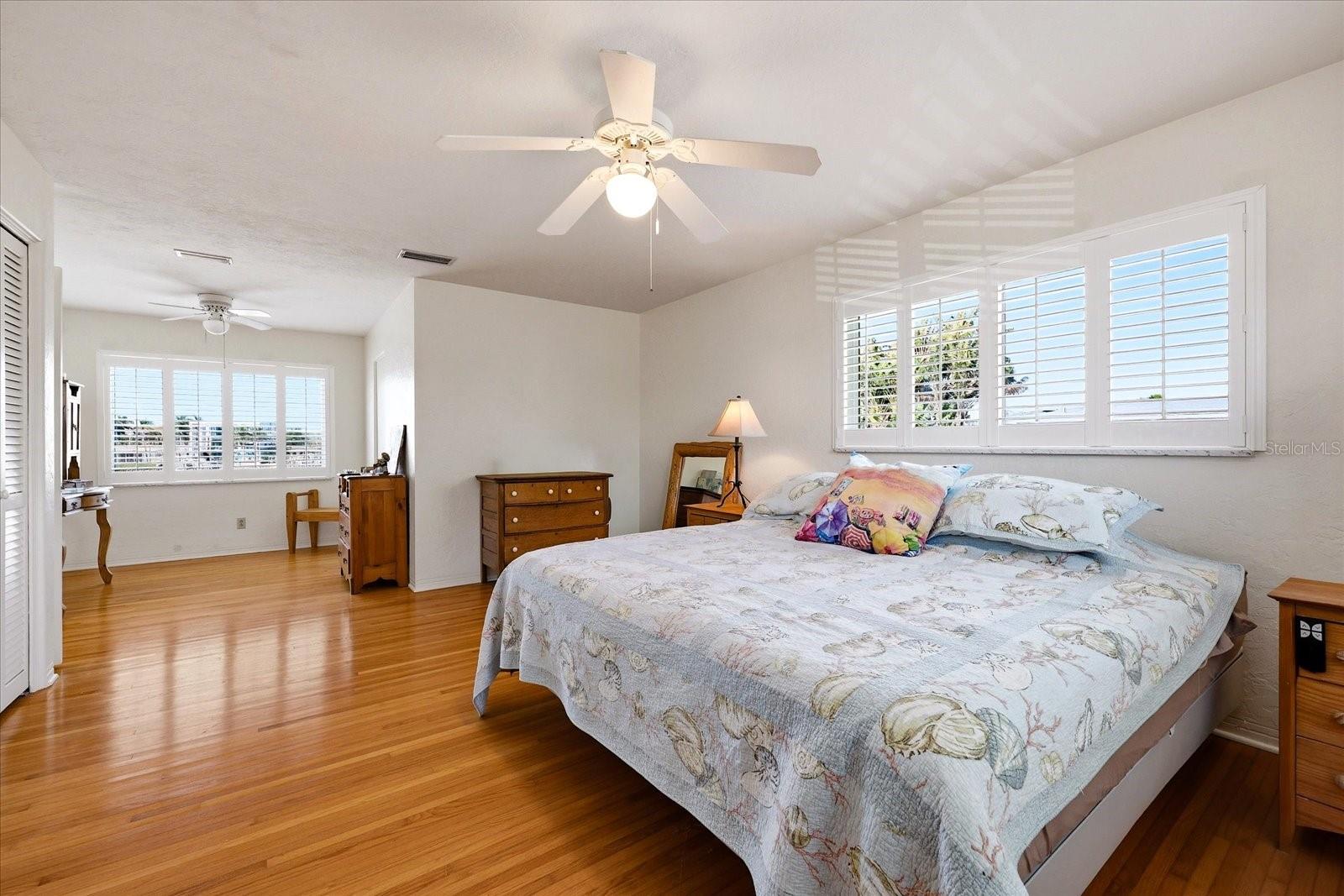 7886 9TH AVE S, ST PETERSBURG, FL, 33707