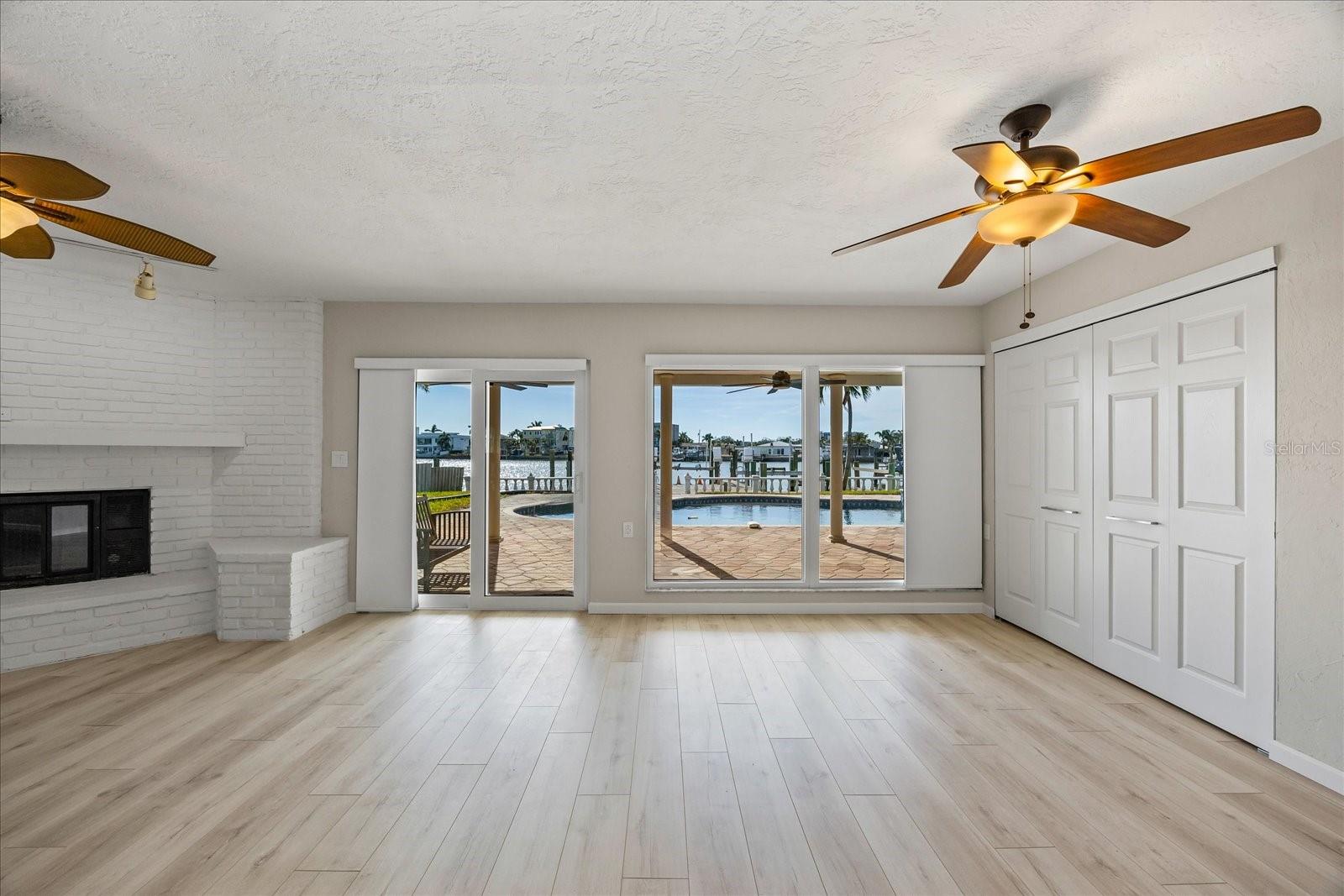 7886 9TH AVE S, ST PETERSBURG, FL, 33707