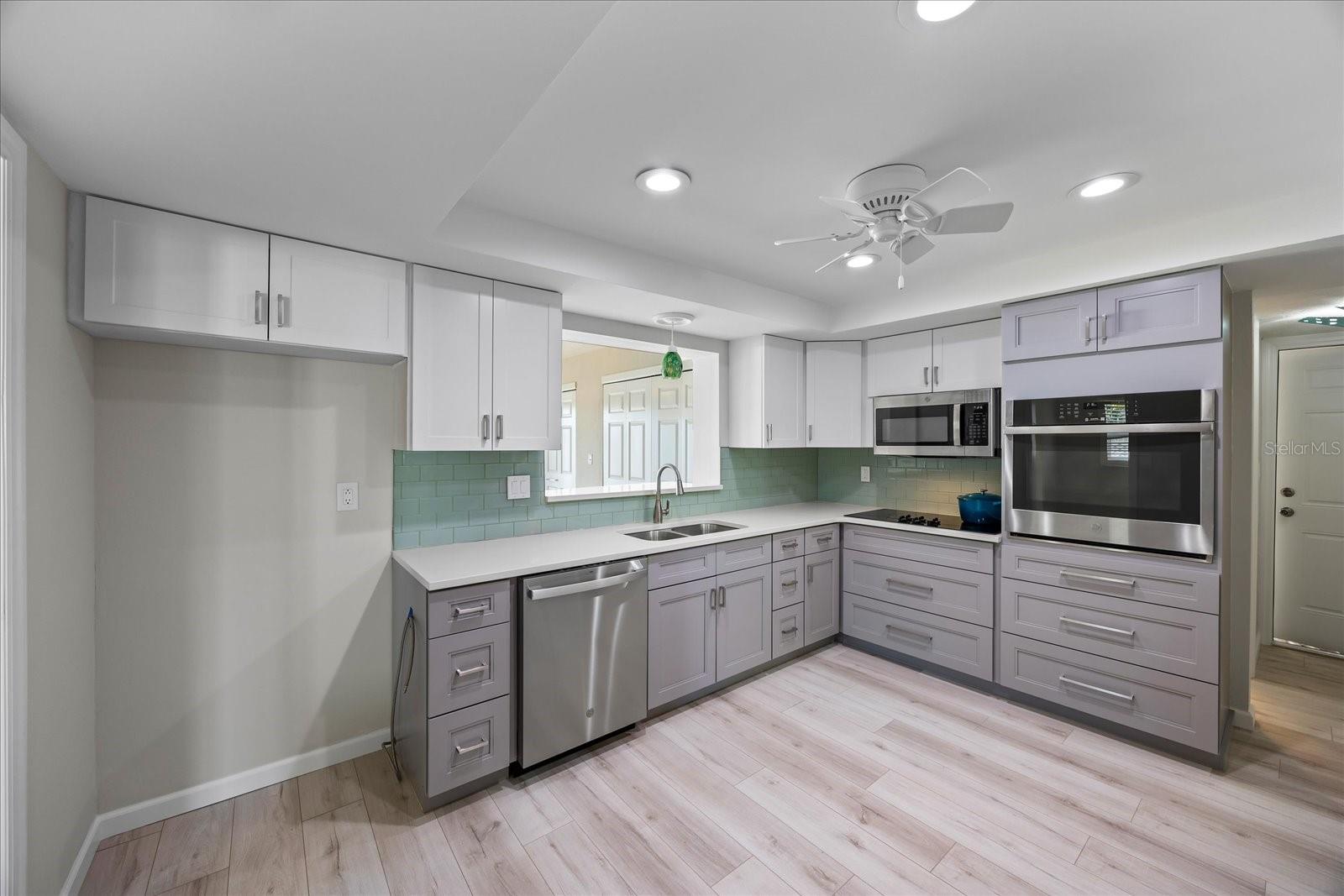 7886 9TH AVE S, ST PETERSBURG, FL, 33707