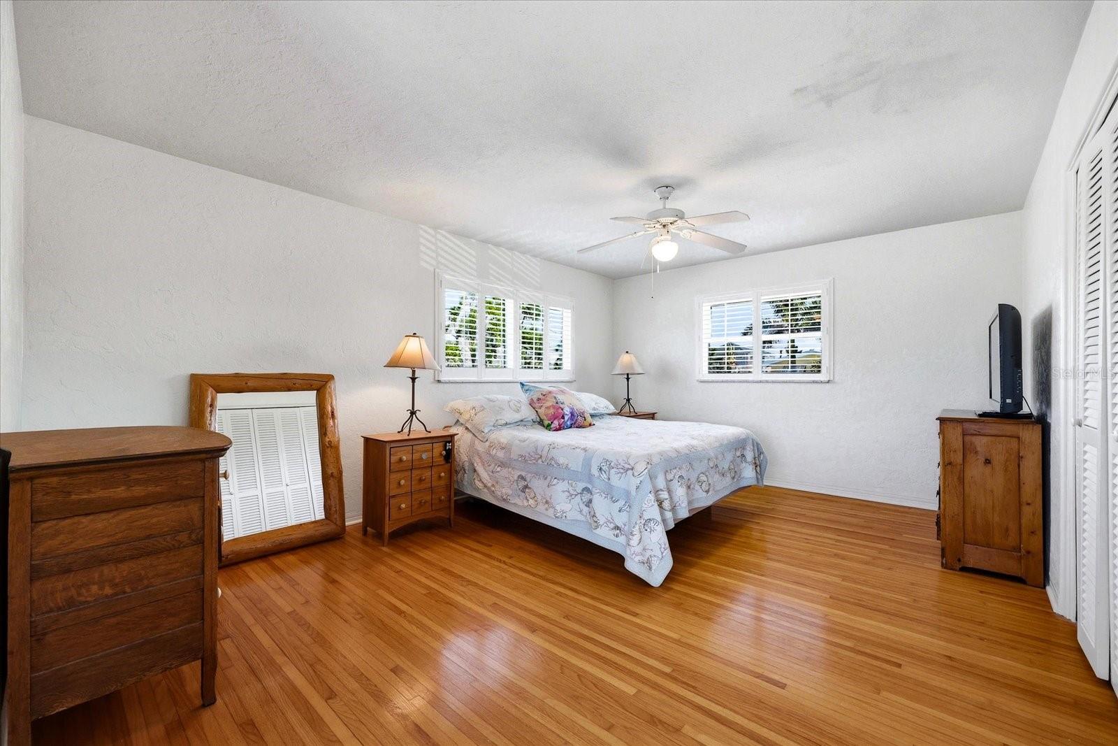 7886 9TH AVE S, ST PETERSBURG, FL, 33707