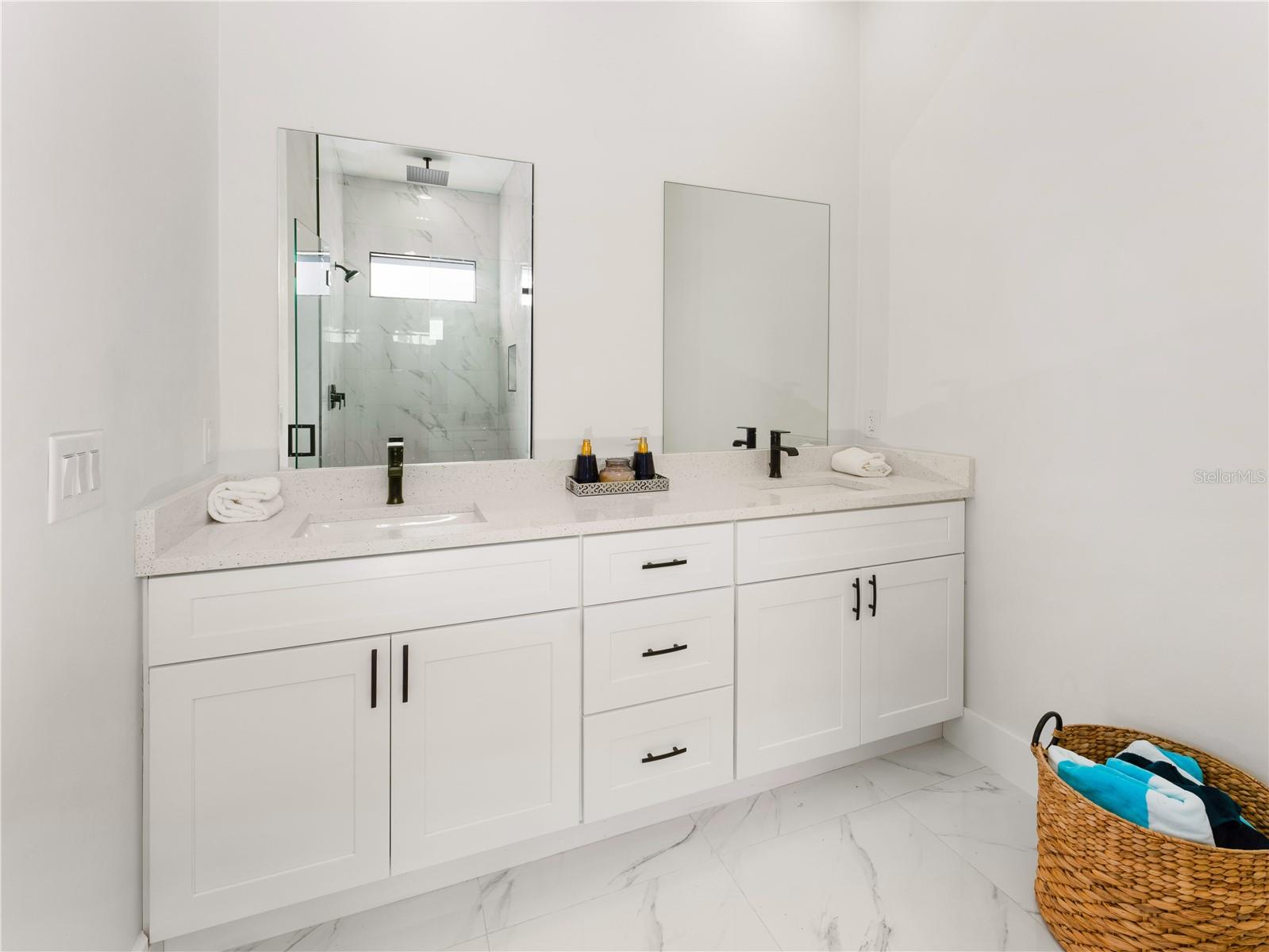 2220 NE 9TH PL, CAPE CORAL, FL, 33909