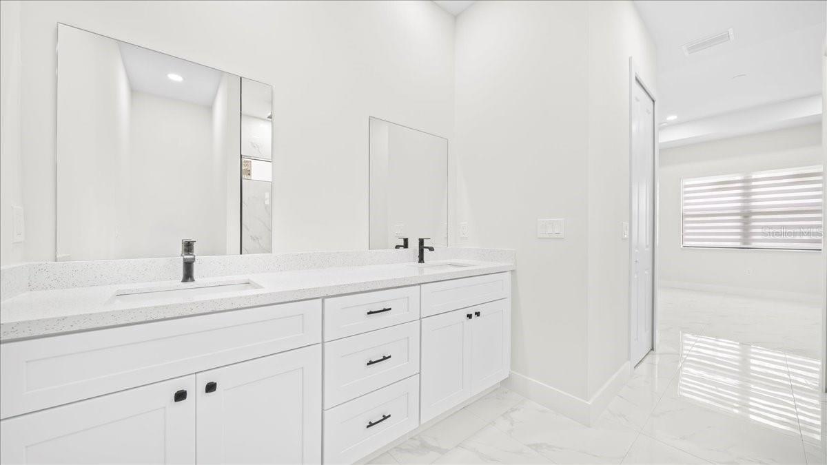 2220 NE 9TH PL, CAPE CORAL, FL, 33909