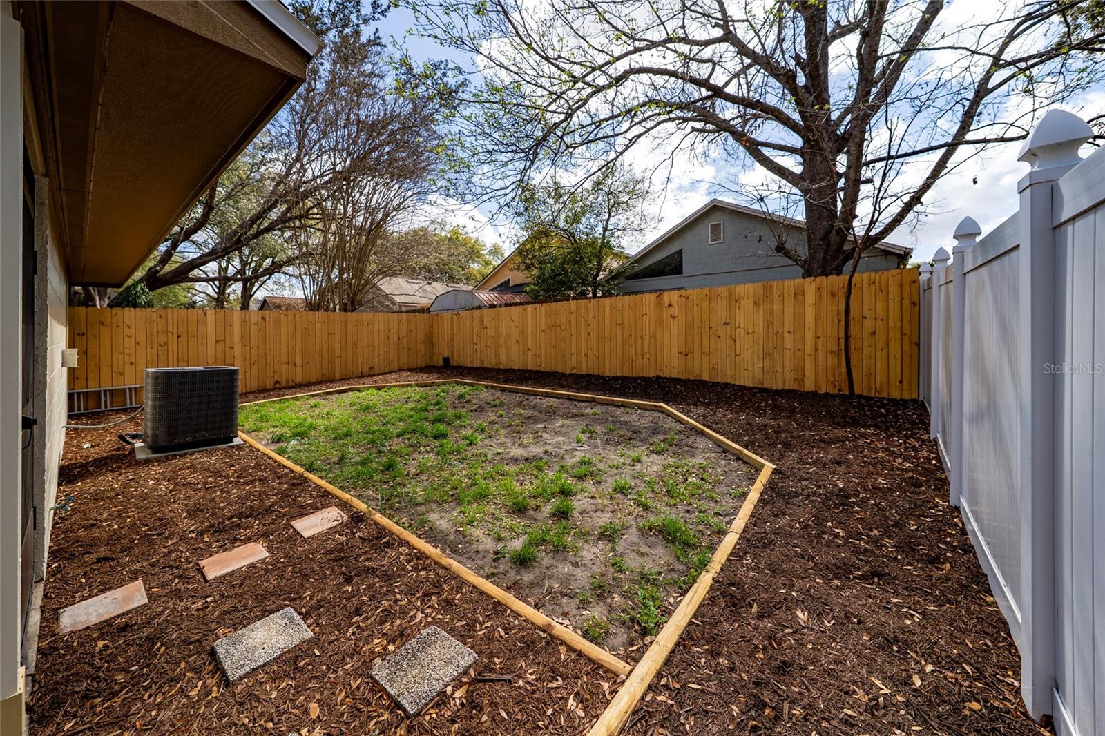 1254 INDIAN BLUFF DR, APOPKA, FL, 32703
