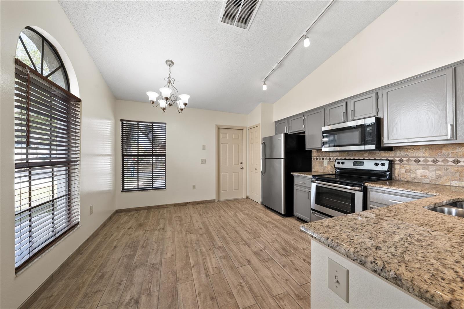 1254 INDIAN BLUFF DR, APOPKA, FL, 32703