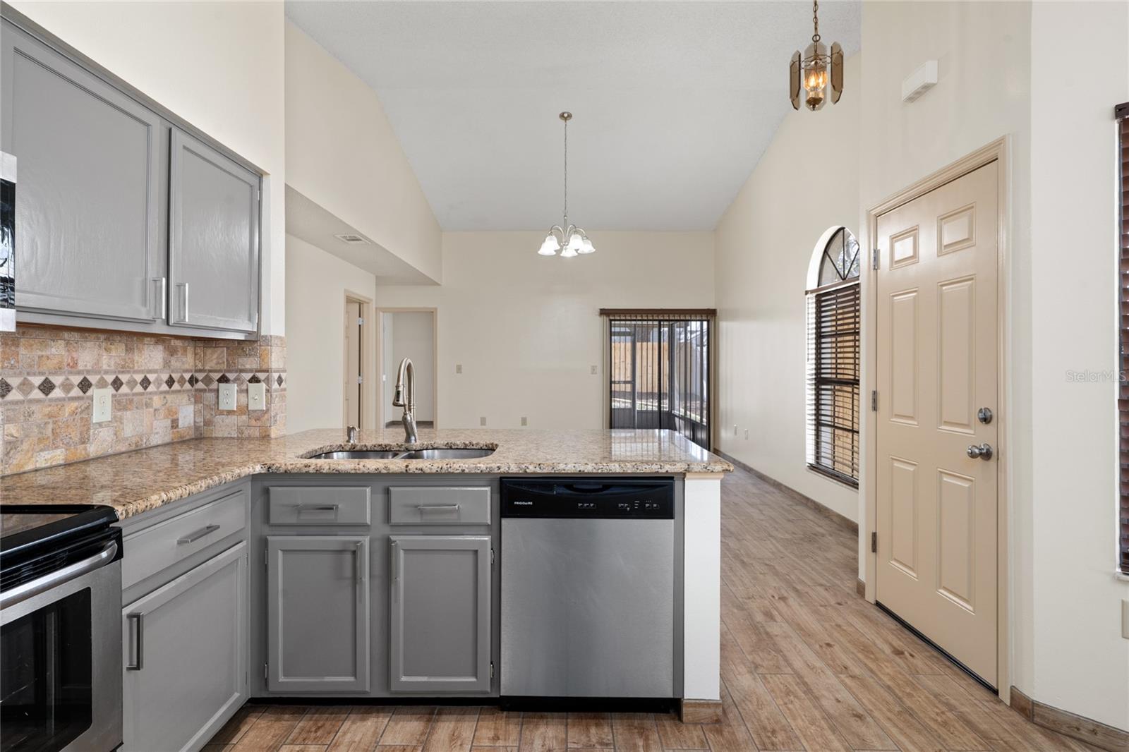 1254 INDIAN BLUFF DR, APOPKA, FL, 32703