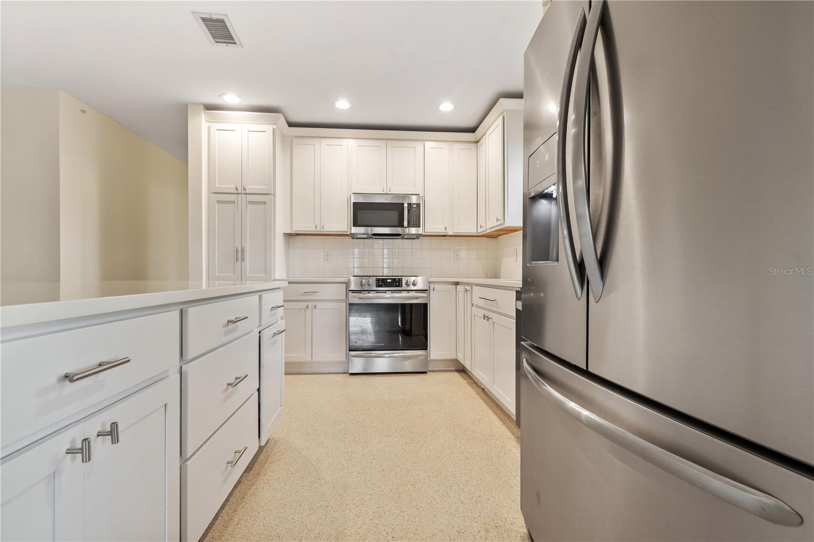 12902 FOREST HILLS DR, TAMPA, FL, 33612