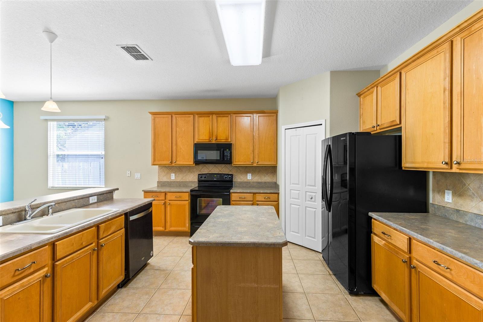 6658 LAKE PEMBROKE PL, ORLANDO, FL, 32829