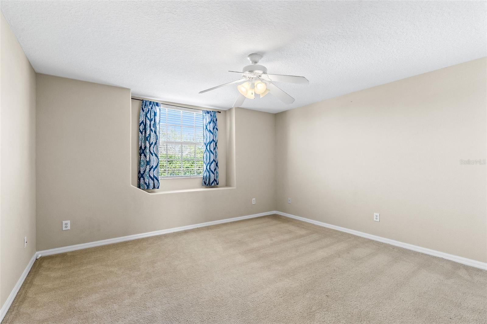 6658 LAKE PEMBROKE PL, ORLANDO, FL, 32829
