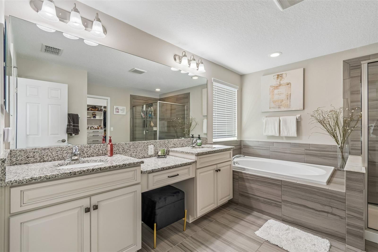 Master Bathroom Upstairs