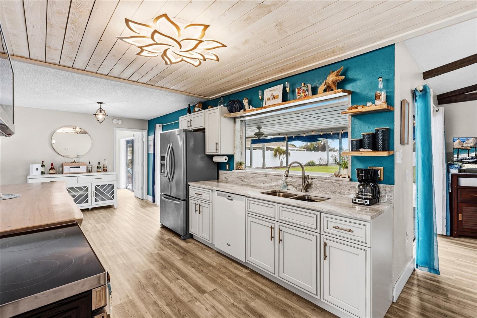 7320 MEADOWBROOK DR, SARASOTA, FL, 34243