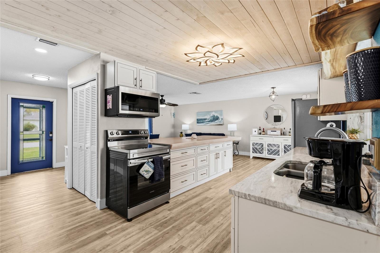 7320 MEADOWBROOK DR, SARASOTA, FL, 34243
