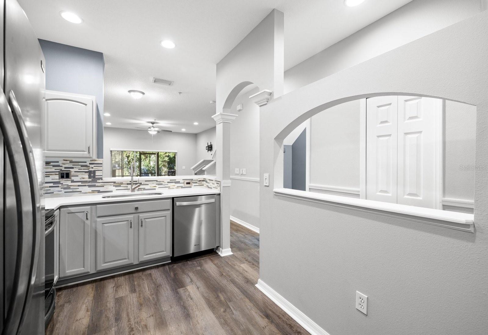 11231 KAPOK GRAND CIR, ST PETERSBURG, FL, 33708