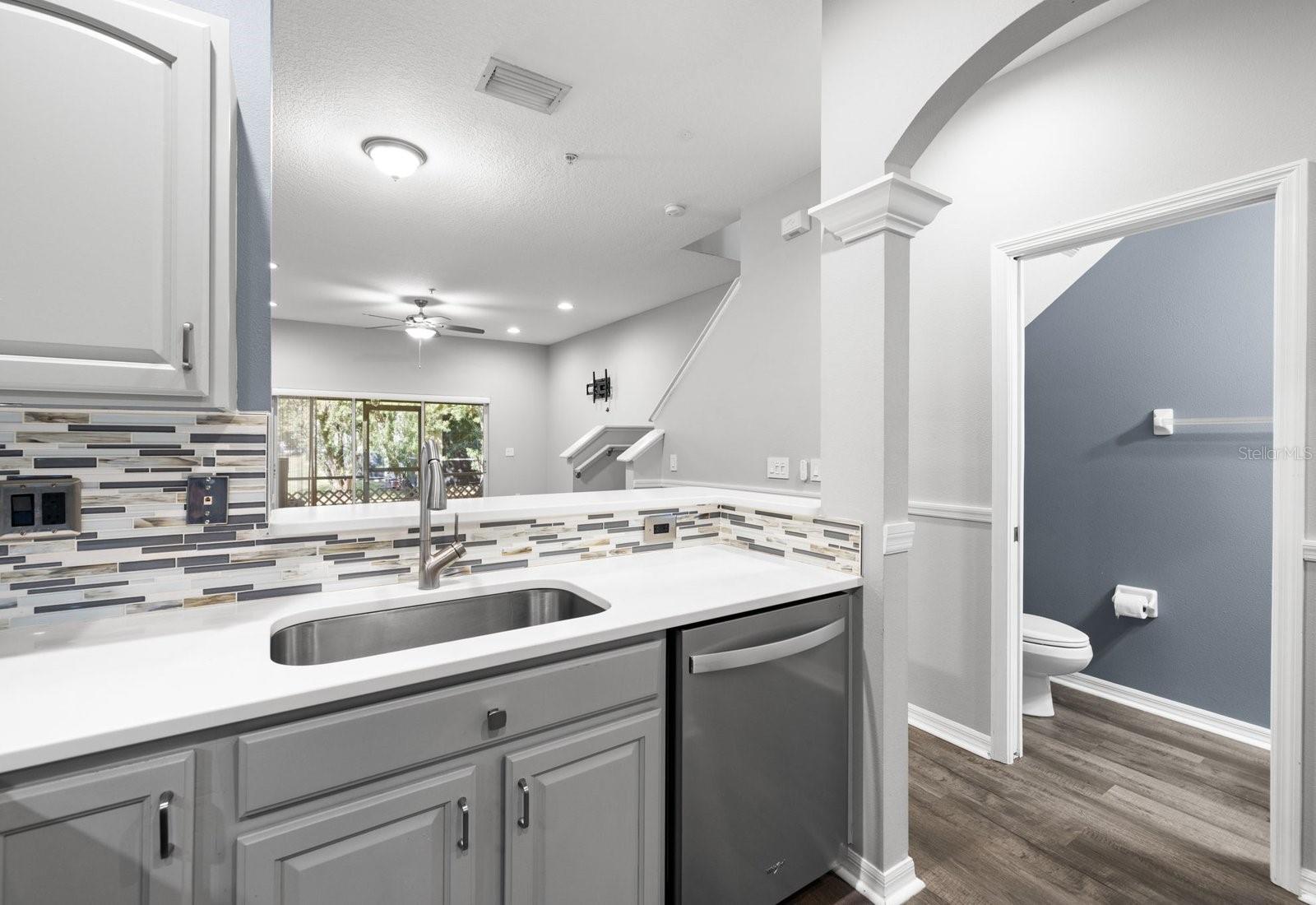 11231 KAPOK GRAND CIR, ST PETERSBURG, FL, 33708