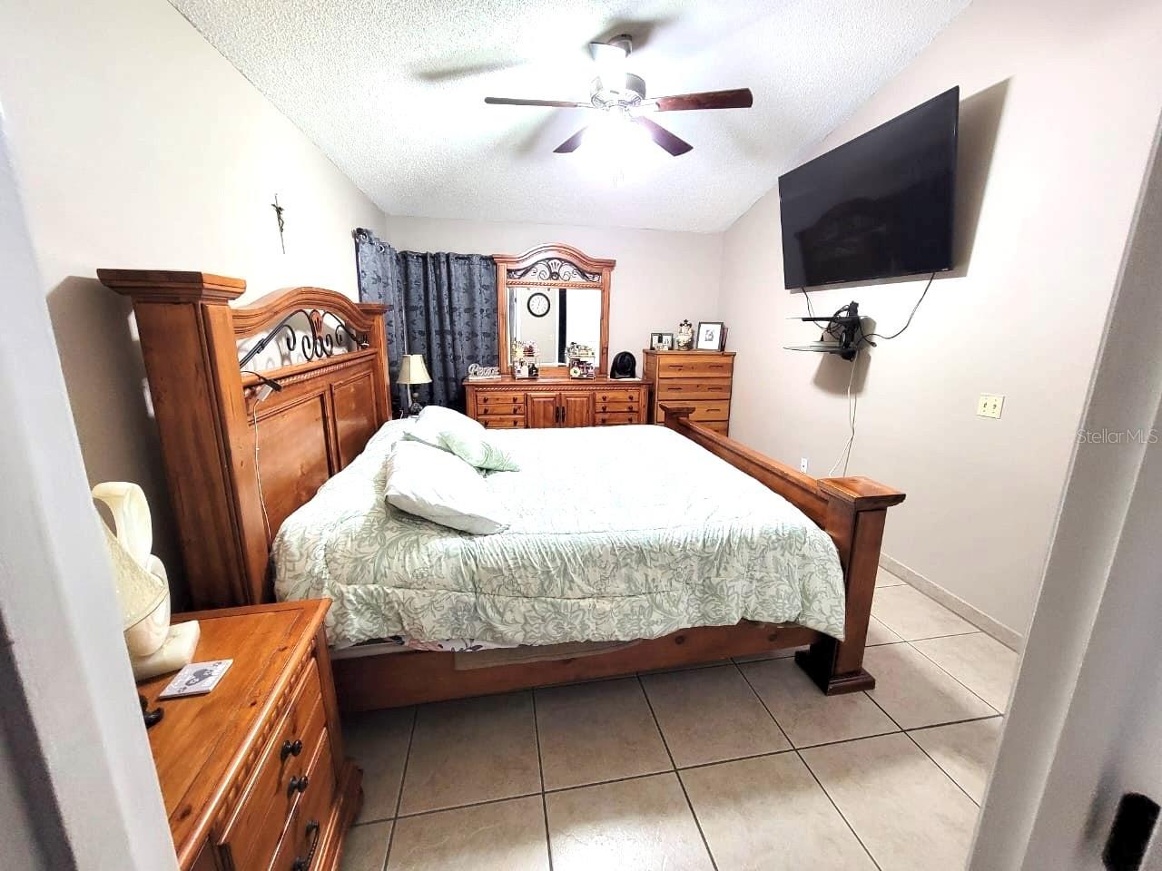 1946 EXCALIBUR DR, ORLANDO, FL, 32822