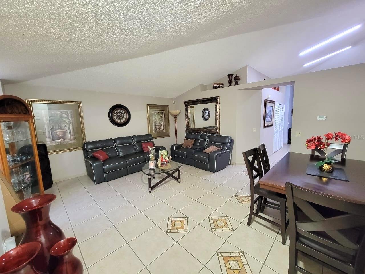 1946 EXCALIBUR DR, ORLANDO, FL, 32822