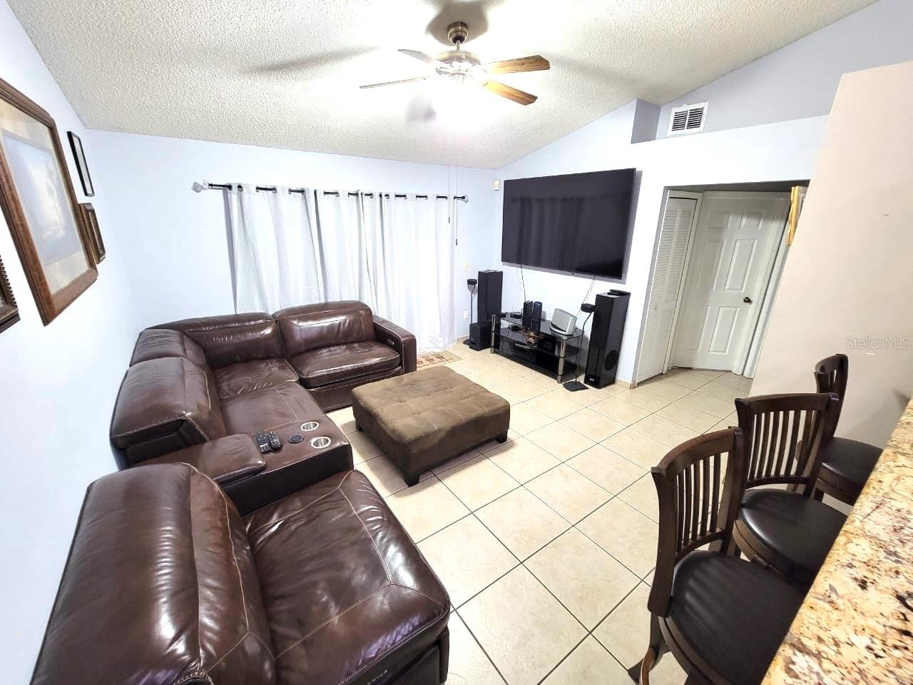 1946 EXCALIBUR DR, ORLANDO, FL, 32822