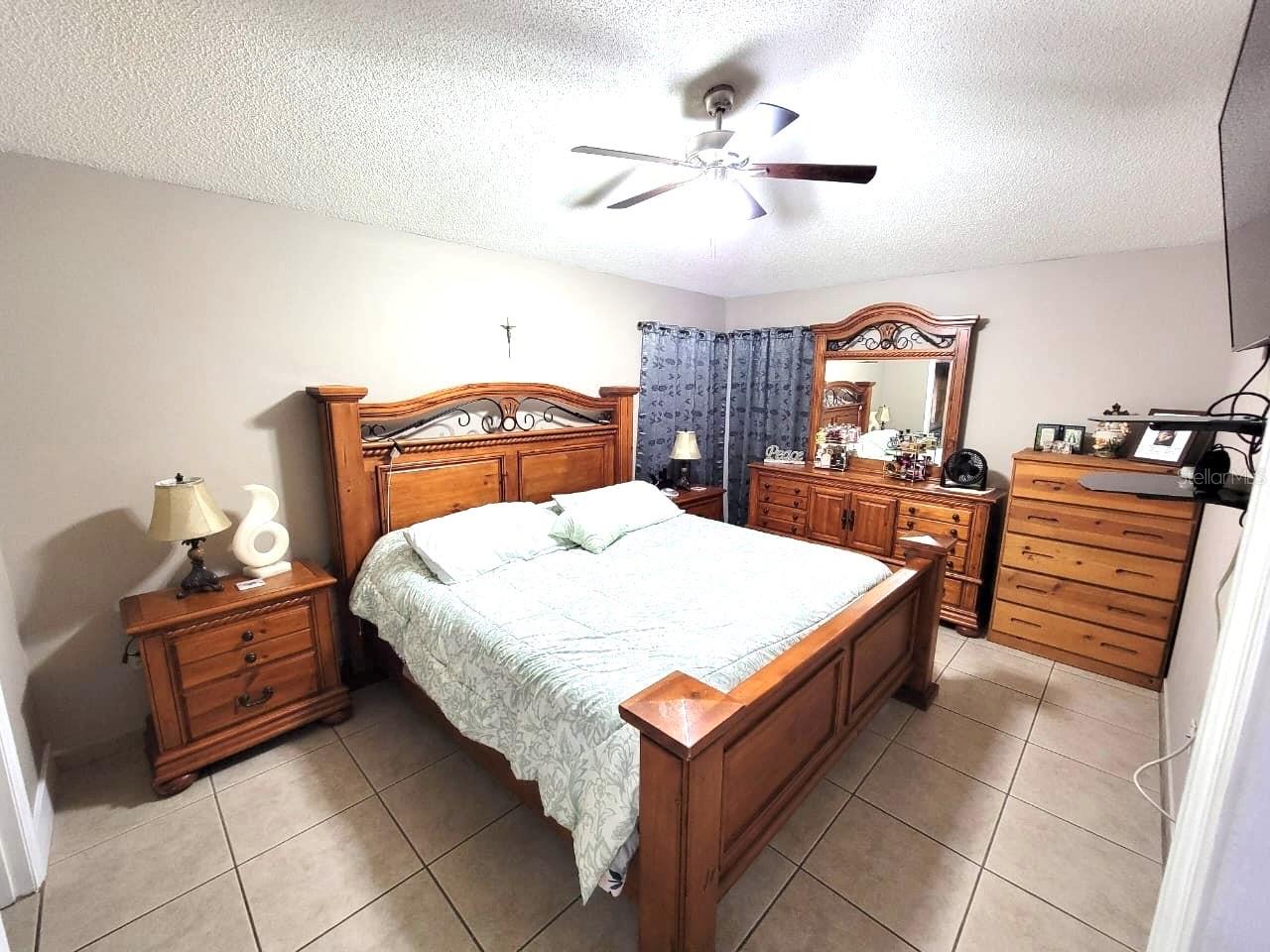 1946 EXCALIBUR DR, ORLANDO, FL, 32822