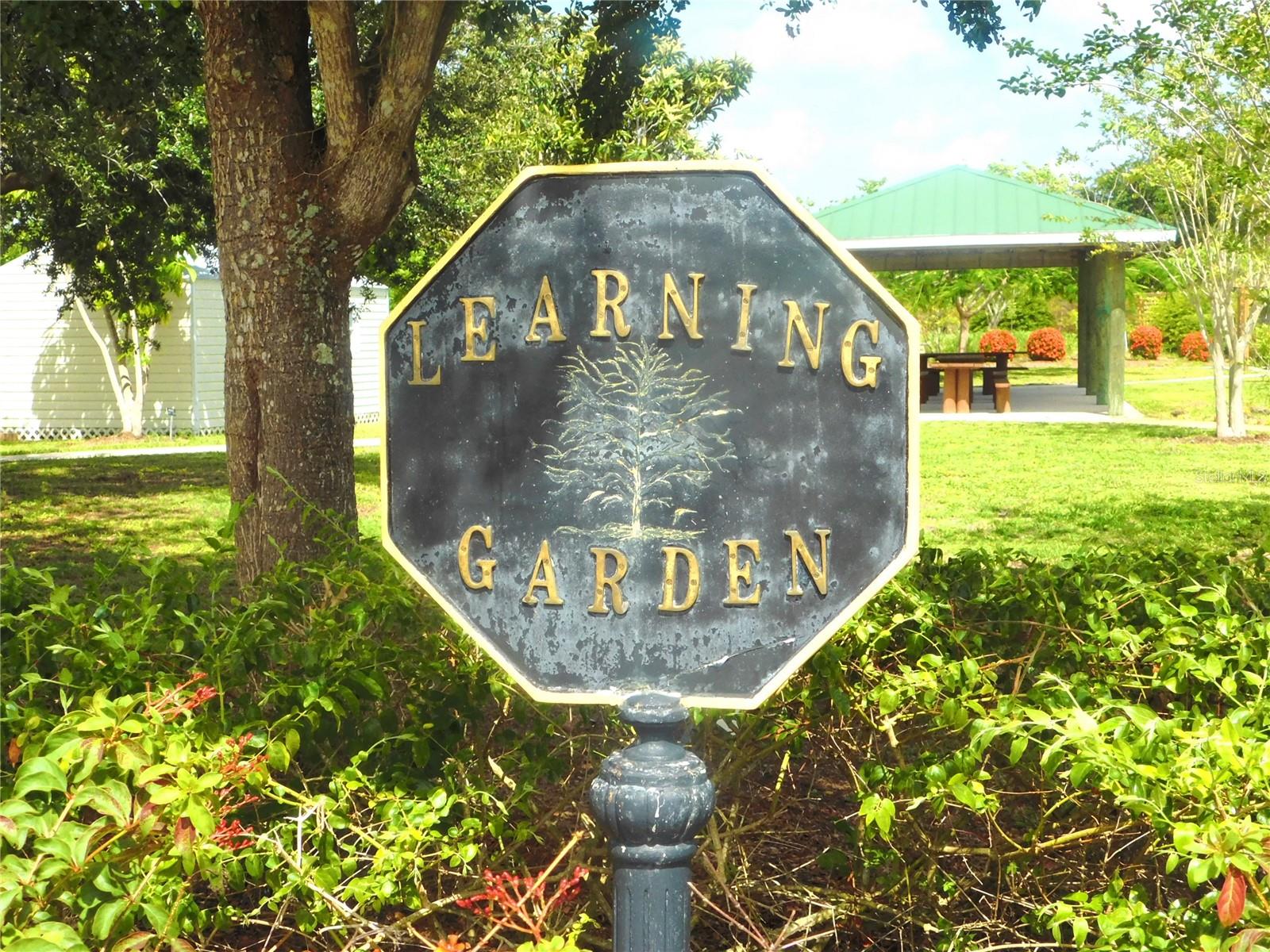 15440 GREENWOOD AVE, PORT CHARLOTTE, FL, 33981