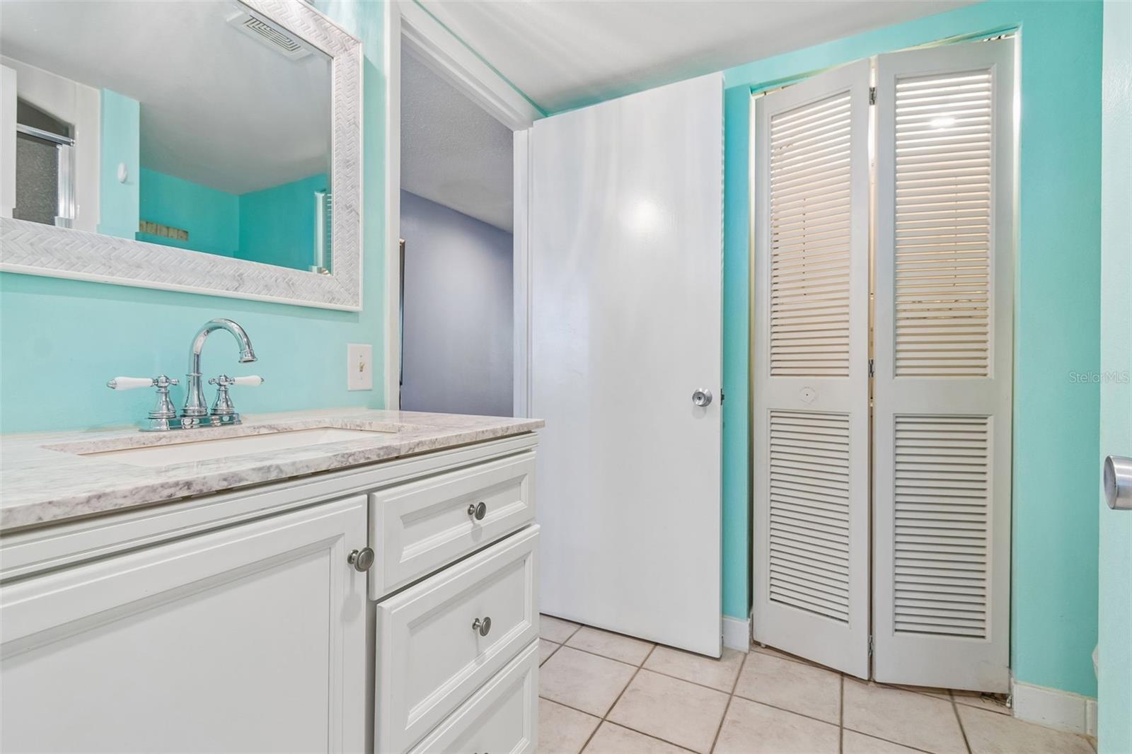 6263 MIDNIGHT PASS RD #301, SARASOTA, FL, 34242