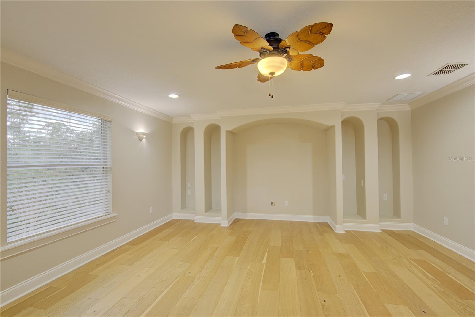 916 MILLS ESTATE PL, CHULUOTA, FL, 32766