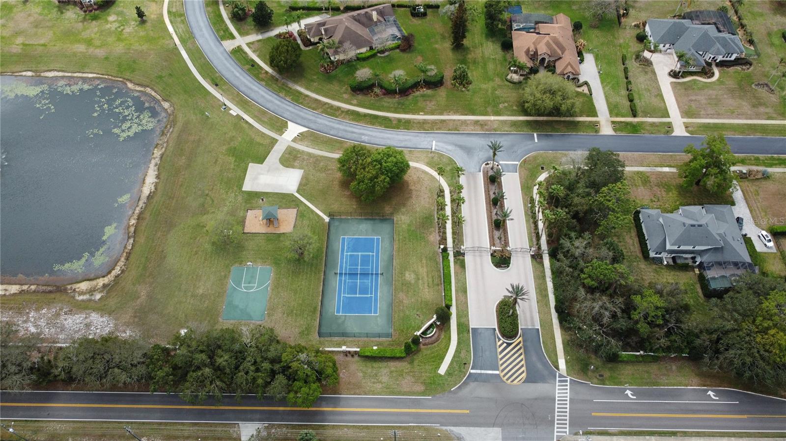 916 MILLS ESTATE PL, CHULUOTA, FL, 32766