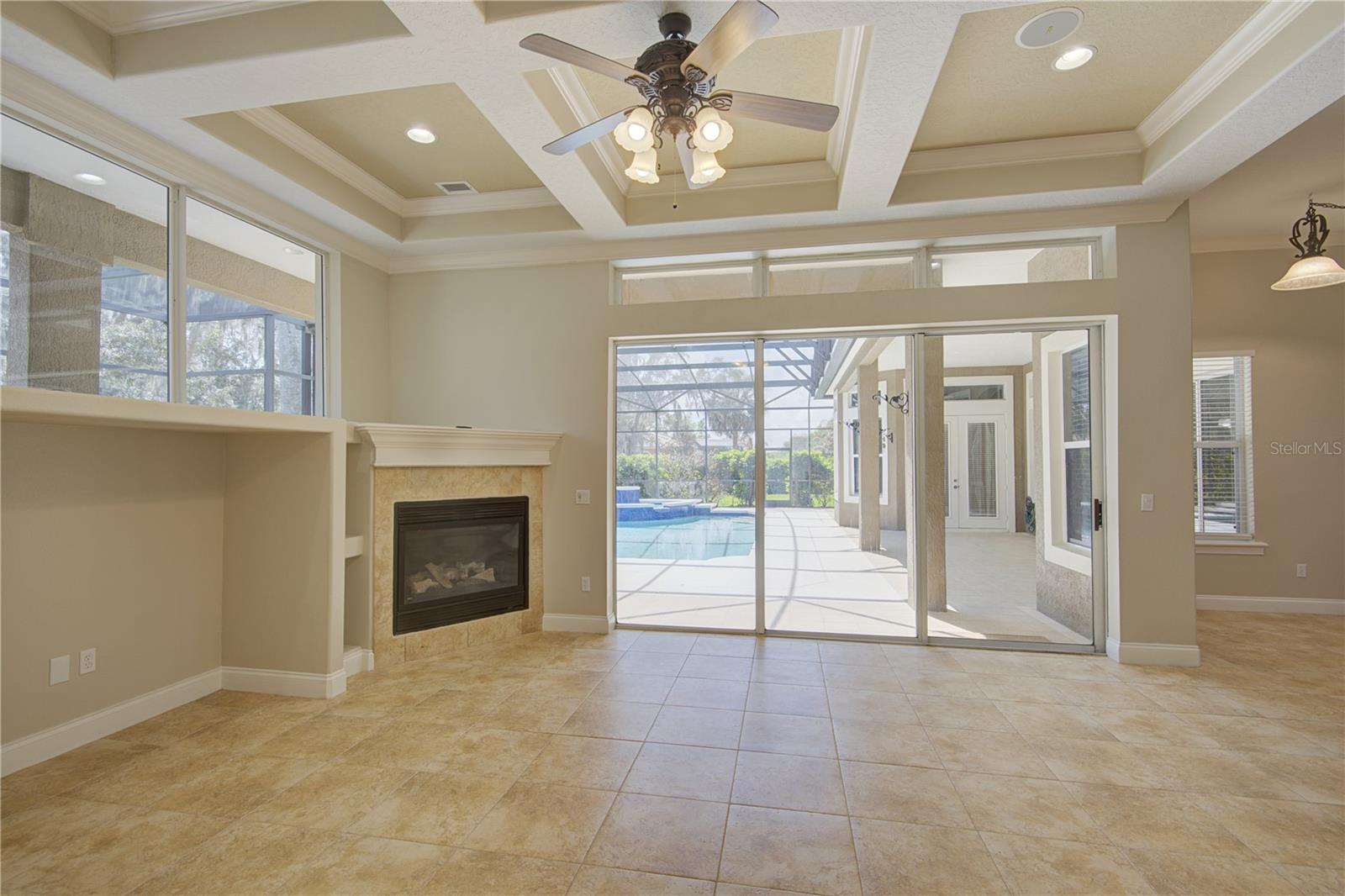 916 MILLS ESTATE PL, CHULUOTA, FL, 32766