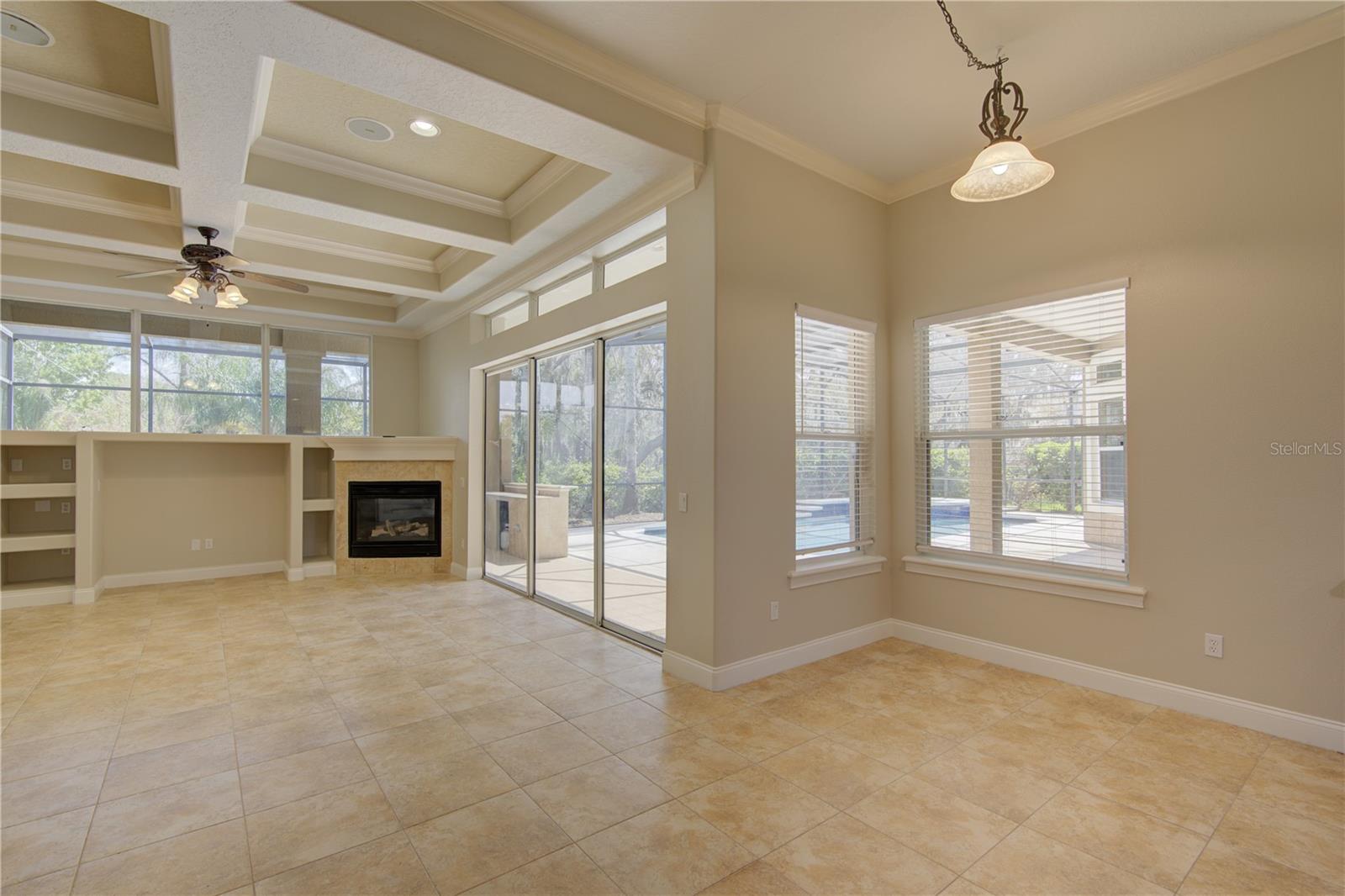 916 MILLS ESTATE PL, CHULUOTA, FL, 32766