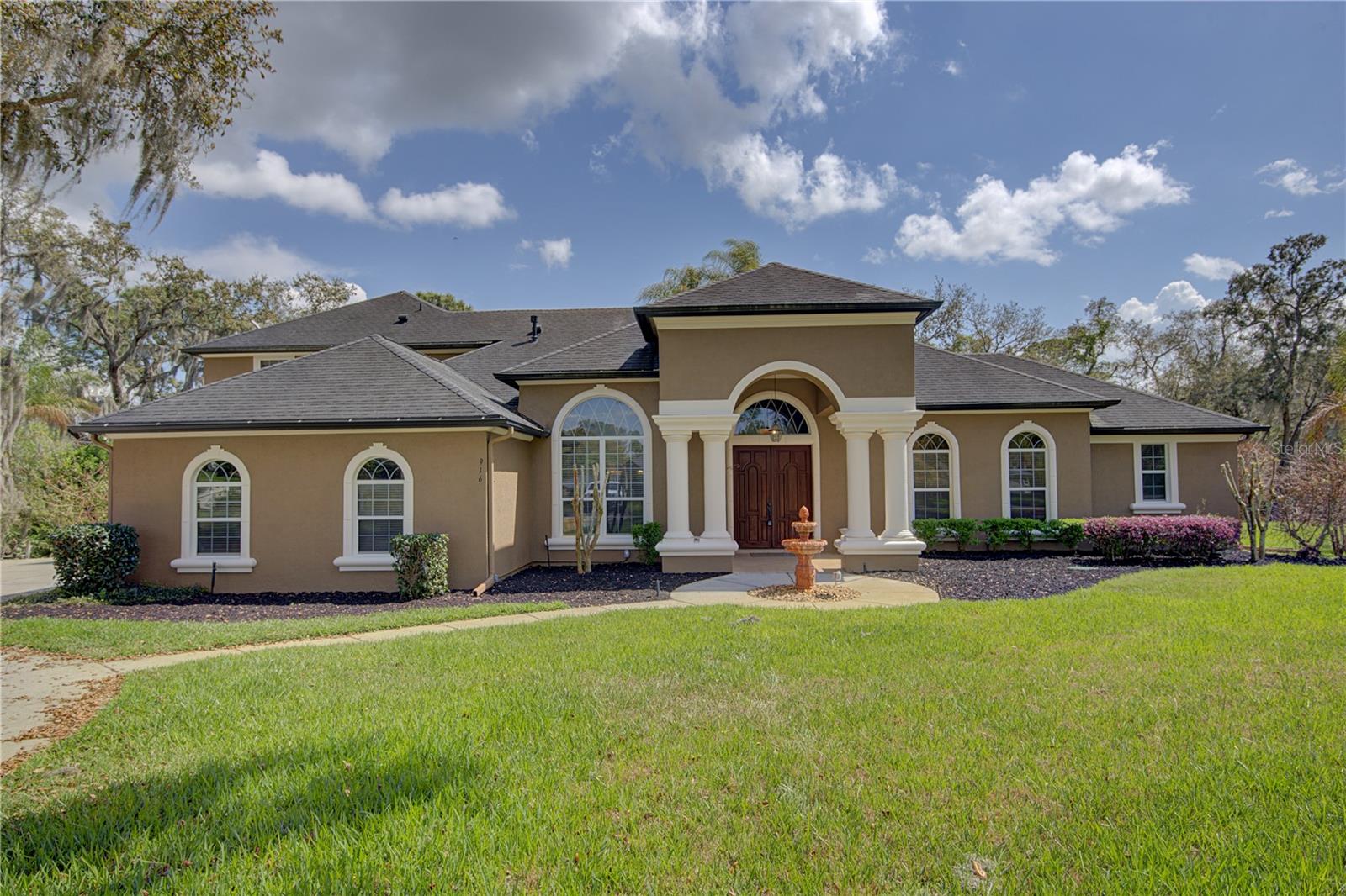 916 MILLS ESTATE PL, CHULUOTA, FL, 32766