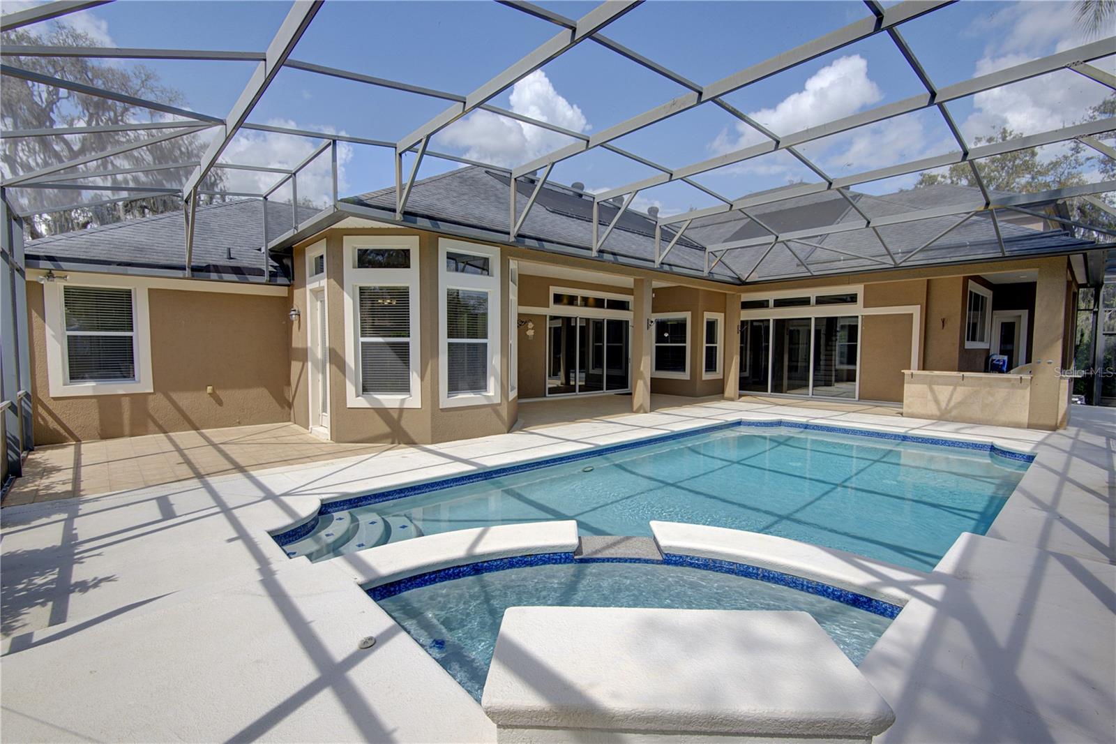 916 MILLS ESTATE PL, CHULUOTA, FL, 32766