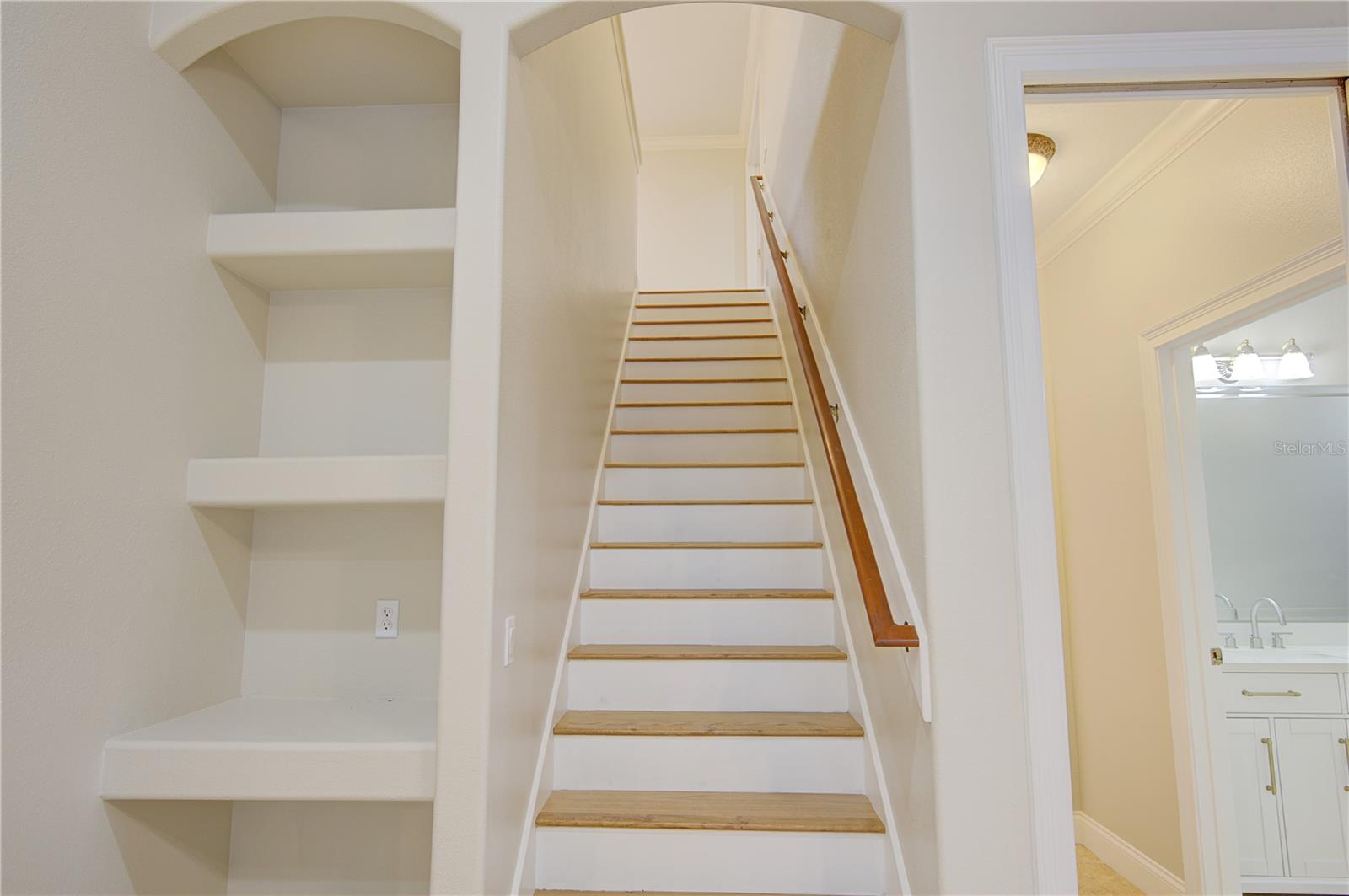 916 MILLS ESTATE PL, CHULUOTA, FL, 32766